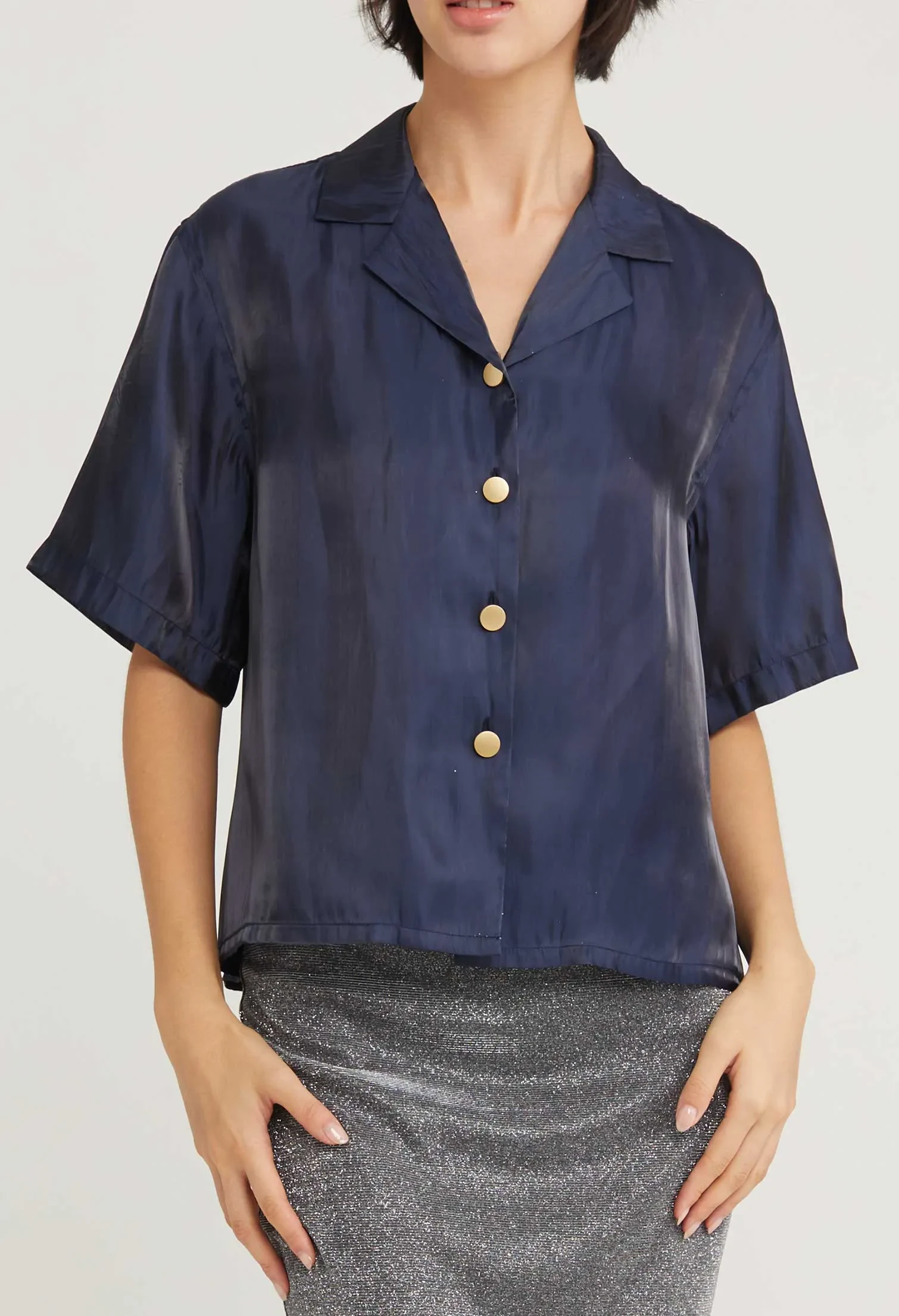 SATIN SHIMMER SHORT SLEEVE BLOUSE [NAVY BLUE]