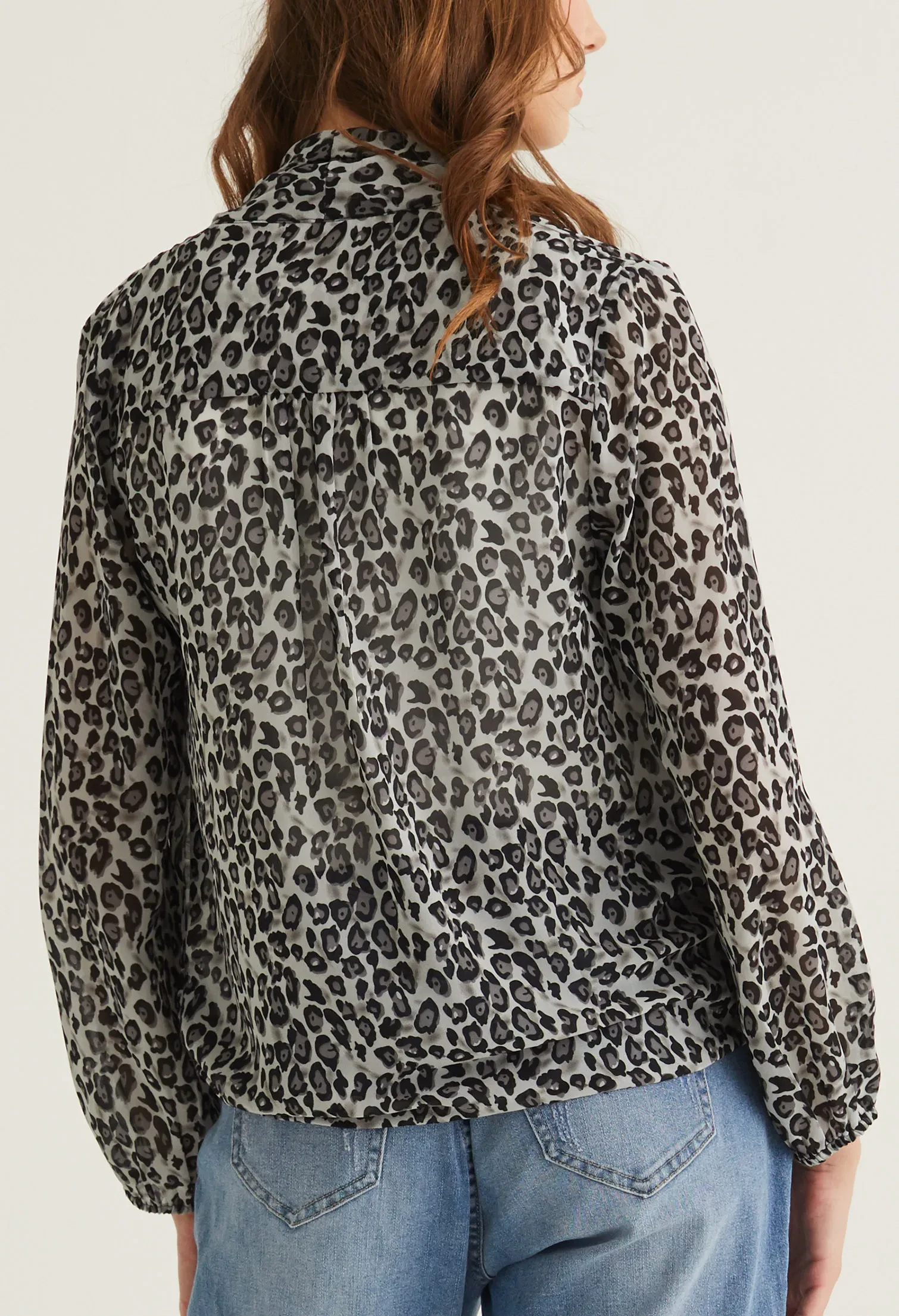 SCOOP NECK SAFARI PRINT BLOUSE [BLACK]