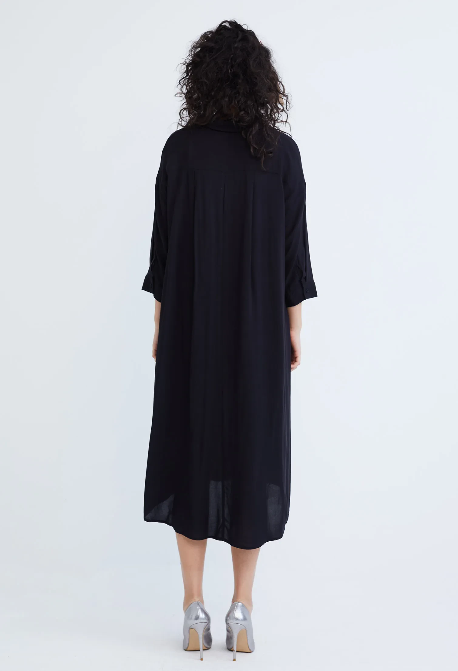 SLIP-ON DRESS WITH FOLDED CUFF SLEEVE [BLACK]