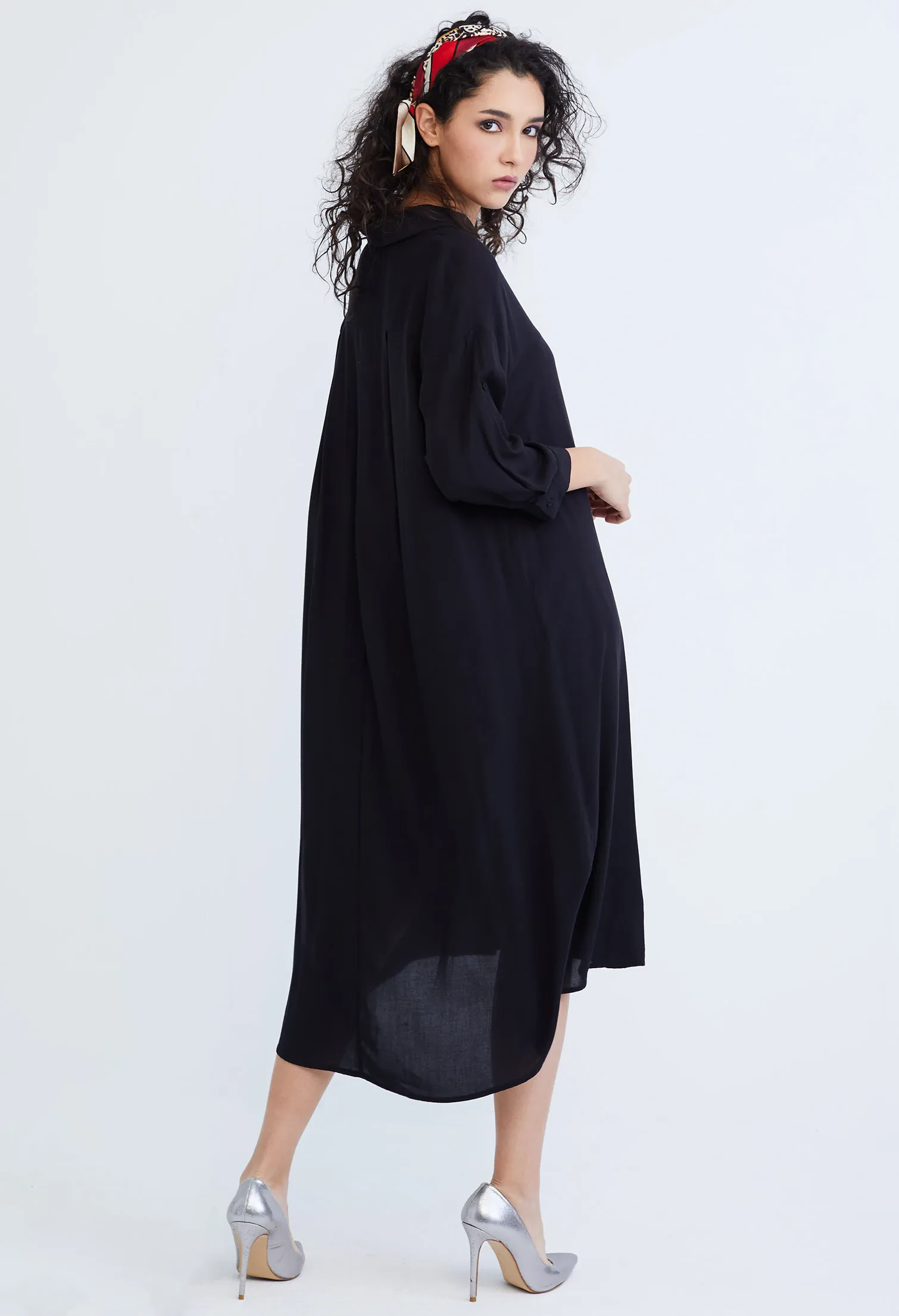 SLIP-ON DRESS WITH FOLDED CUFF SLEEVE [BLACK]
