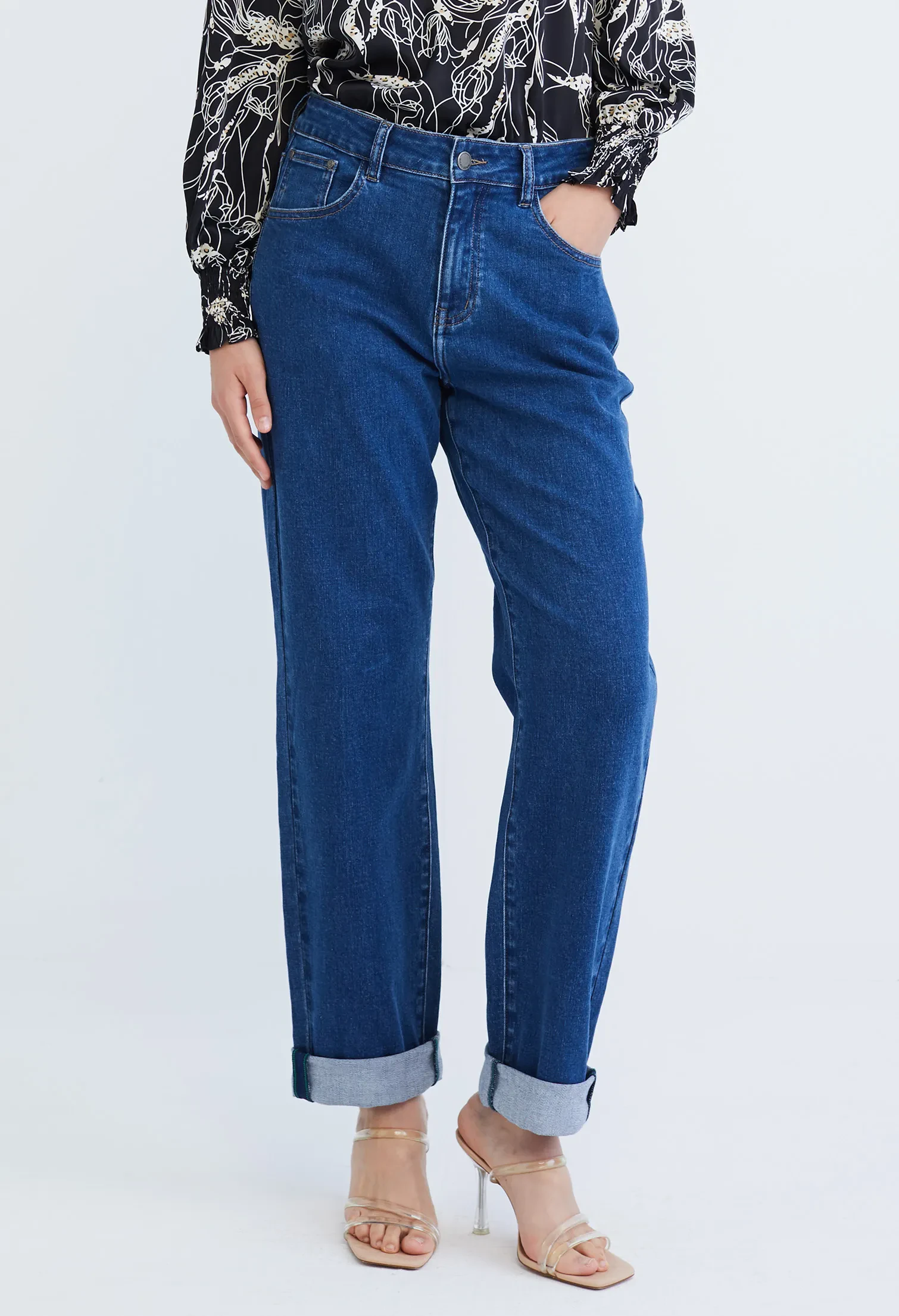 STRAIGHT CUT EASY BOYFRIEND JEANS [BLUE]
