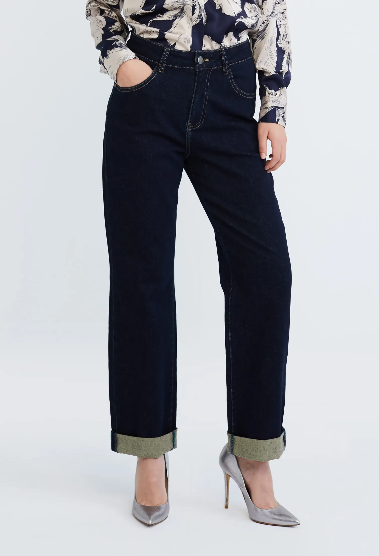 STRAIGHT CUT EASY BOYFRIEND JEANS [NAVY BLUE]