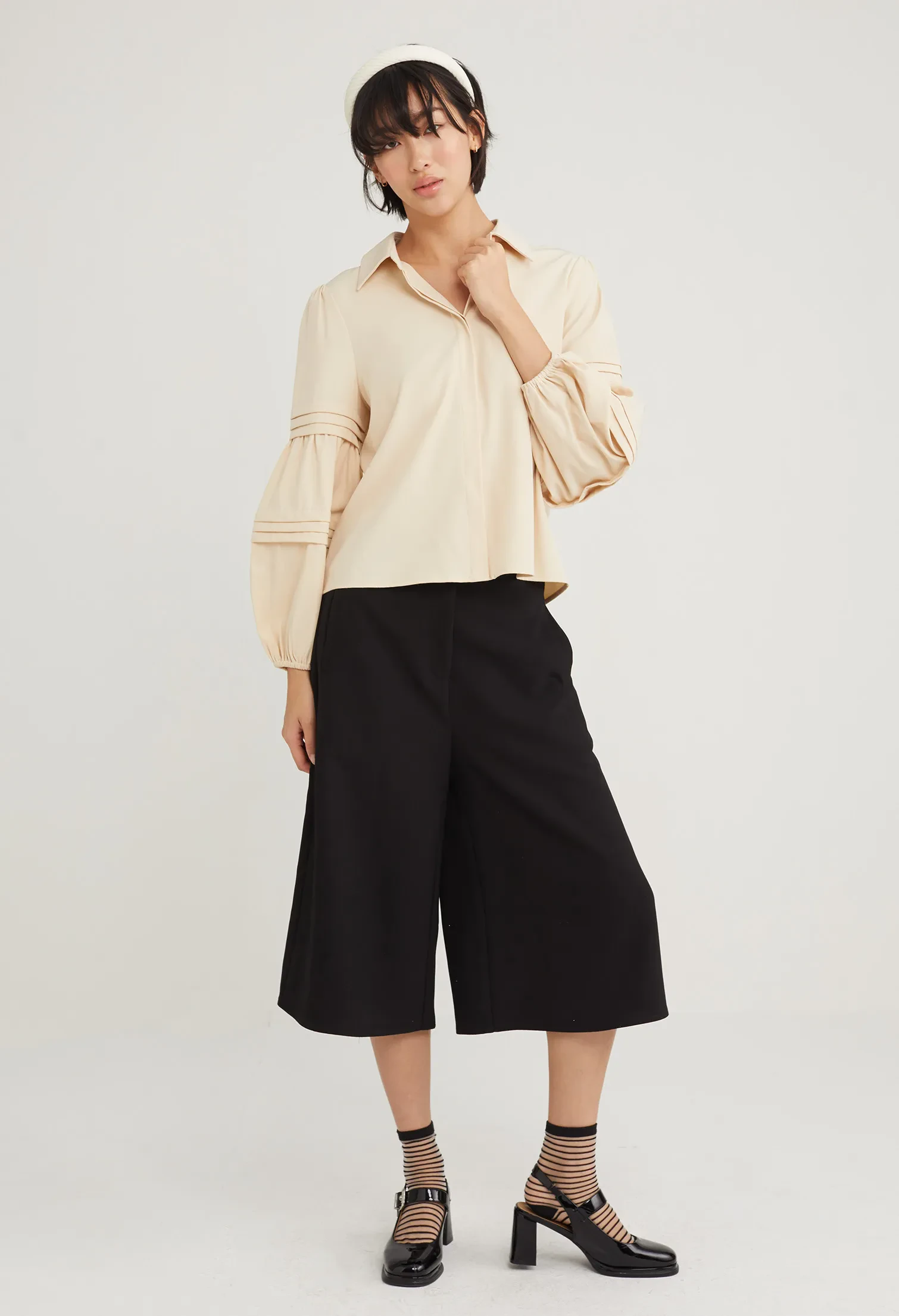 STRIPED TIERED BALLOON SLEEVE BLOUSE [SAND]