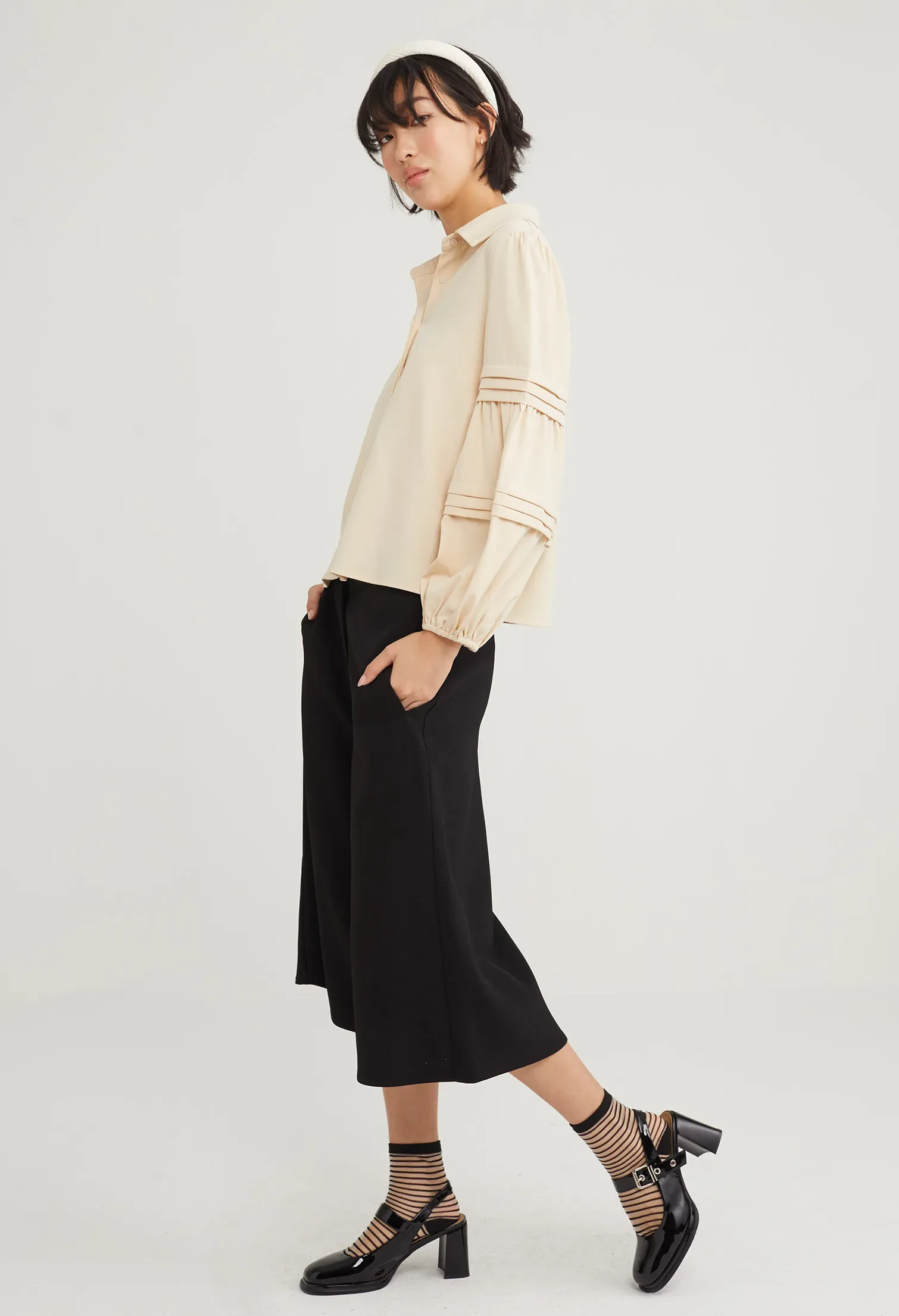 STRIPED TIERED BALLOON SLEEVE BLOUSE [SAND]