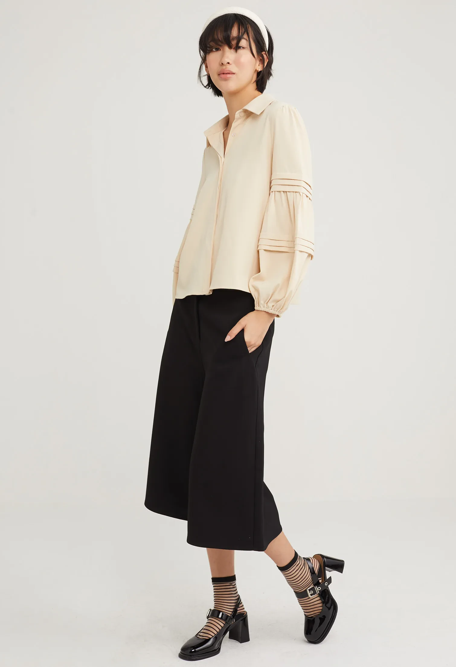 STRIPED TIERED BALLOON SLEEVE BLOUSE [SAND]