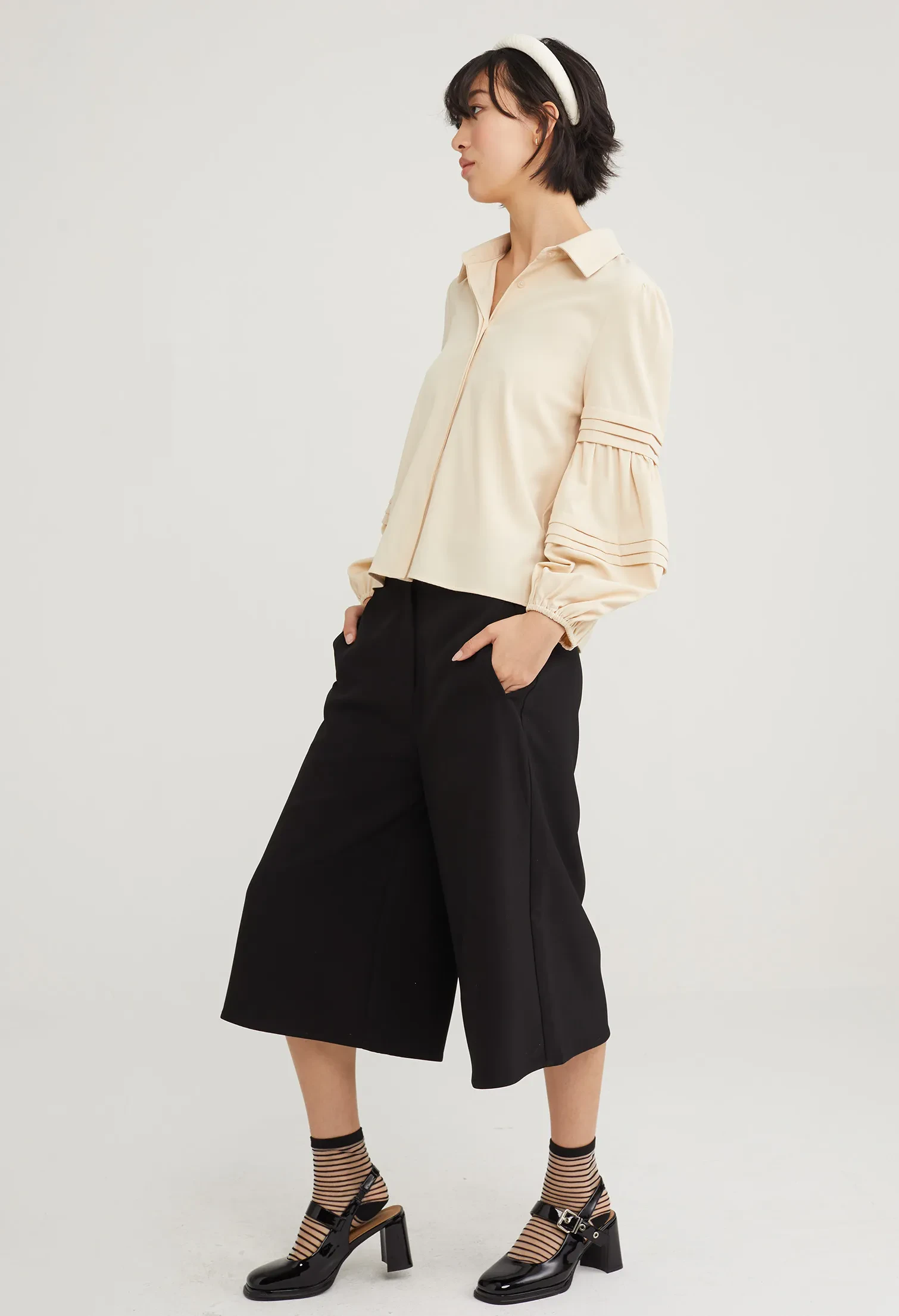 STRIPED TIERED BALLOON SLEEVE BLOUSE [SAND]