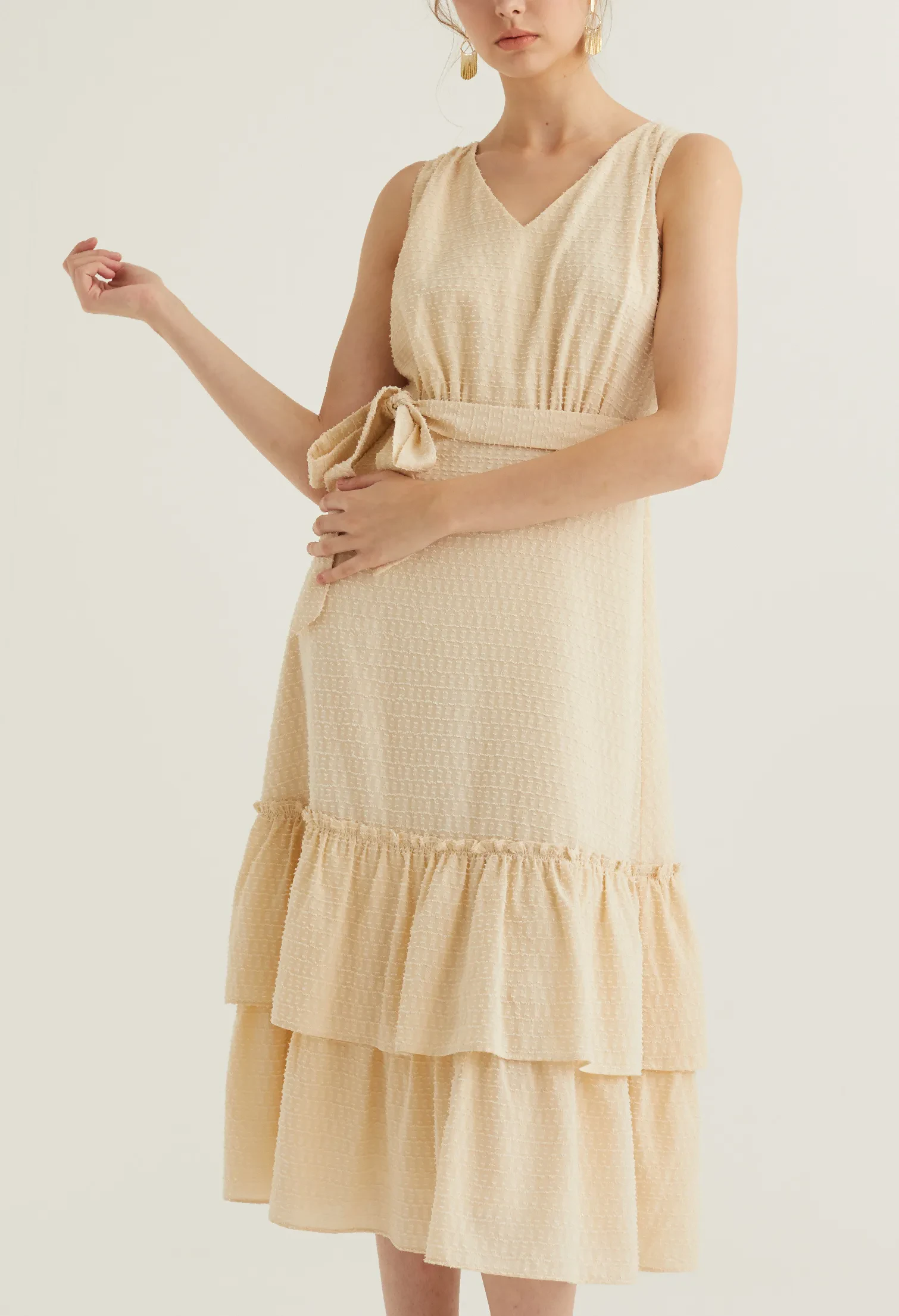 TEXTURED BELTED MIDI DRESS [CREAM]