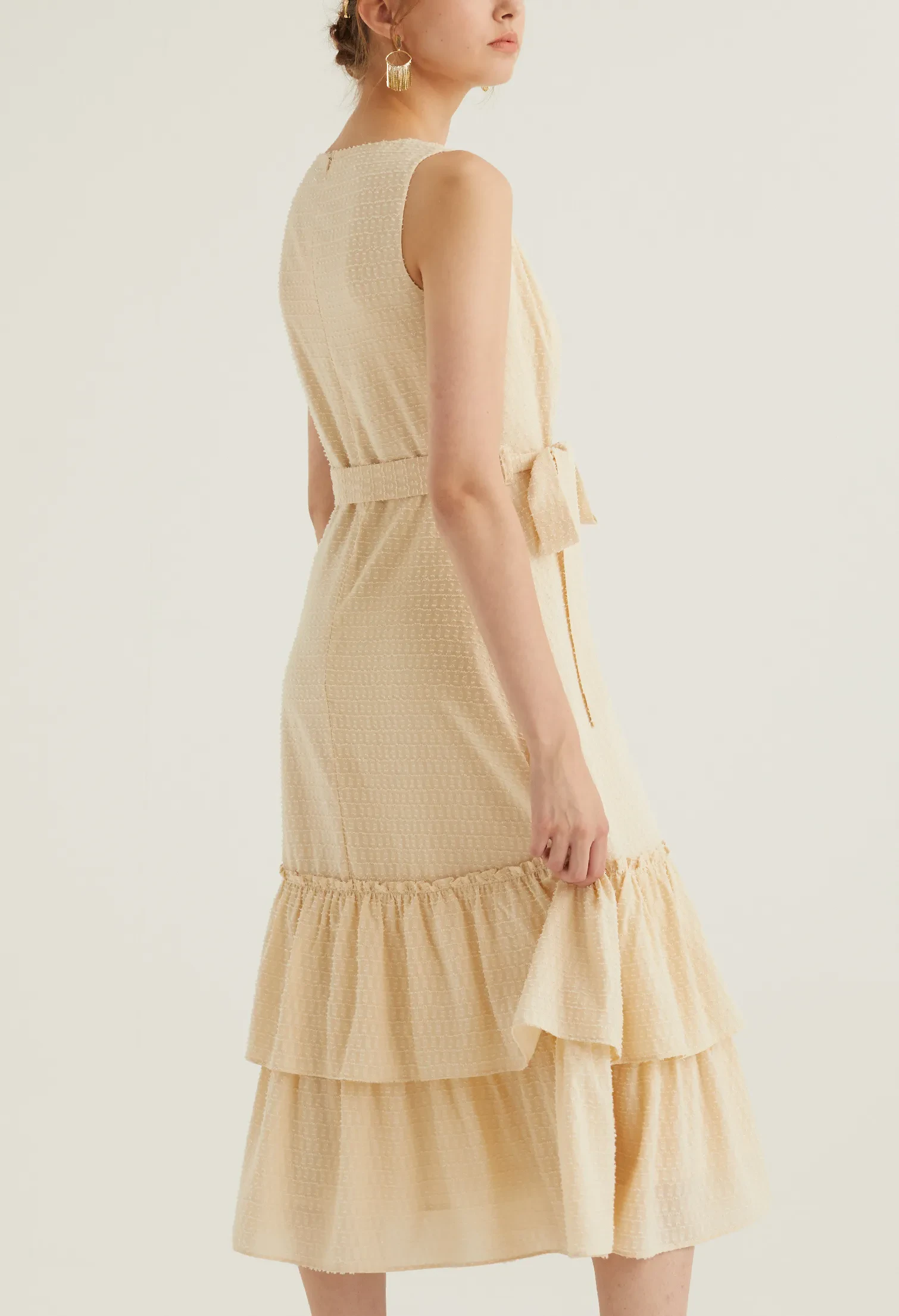 TEXTURED BELTED MIDI DRESS [CREAM]