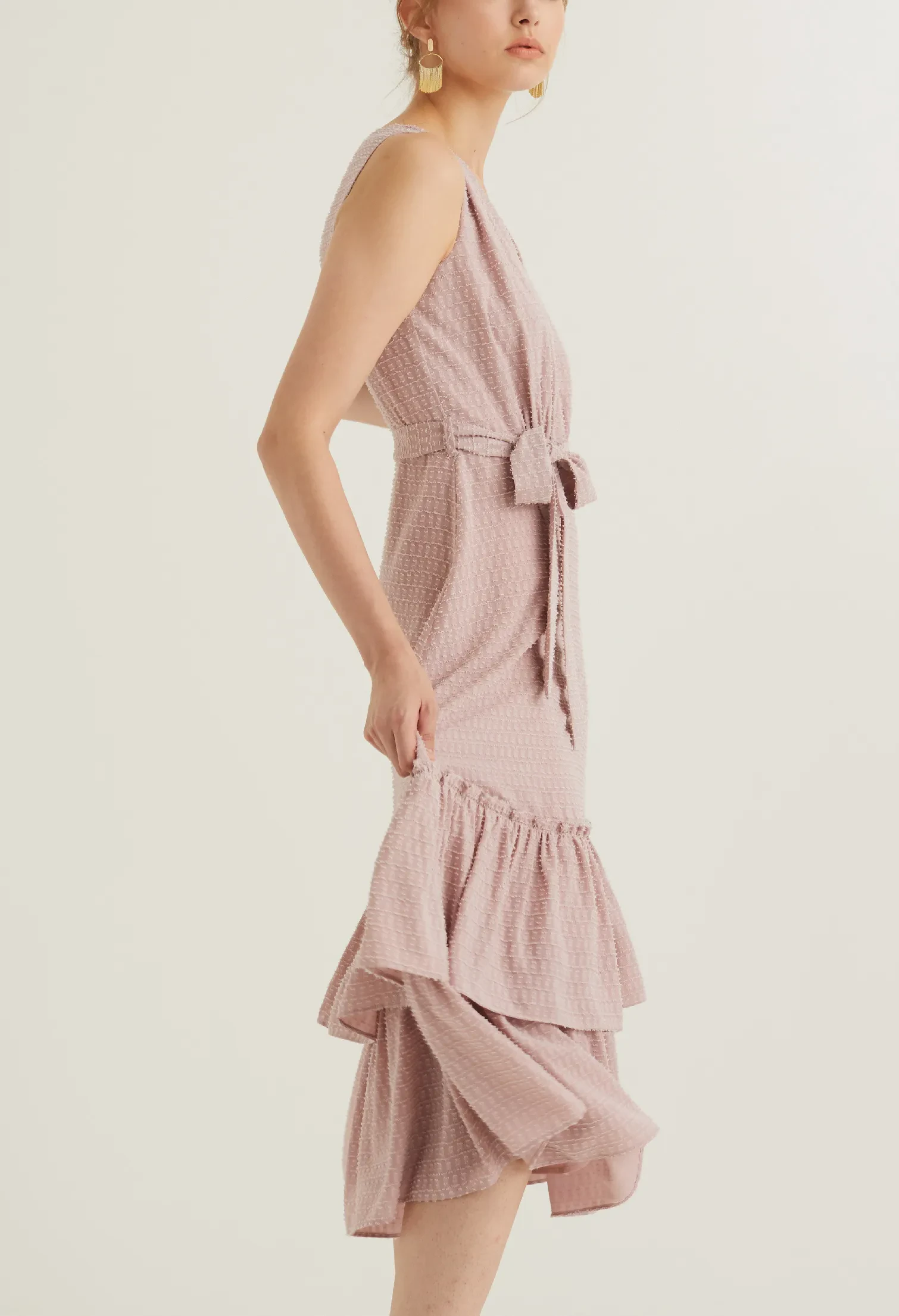 TEXTURED BELTED MIDI DRESS [SALMON PINK]