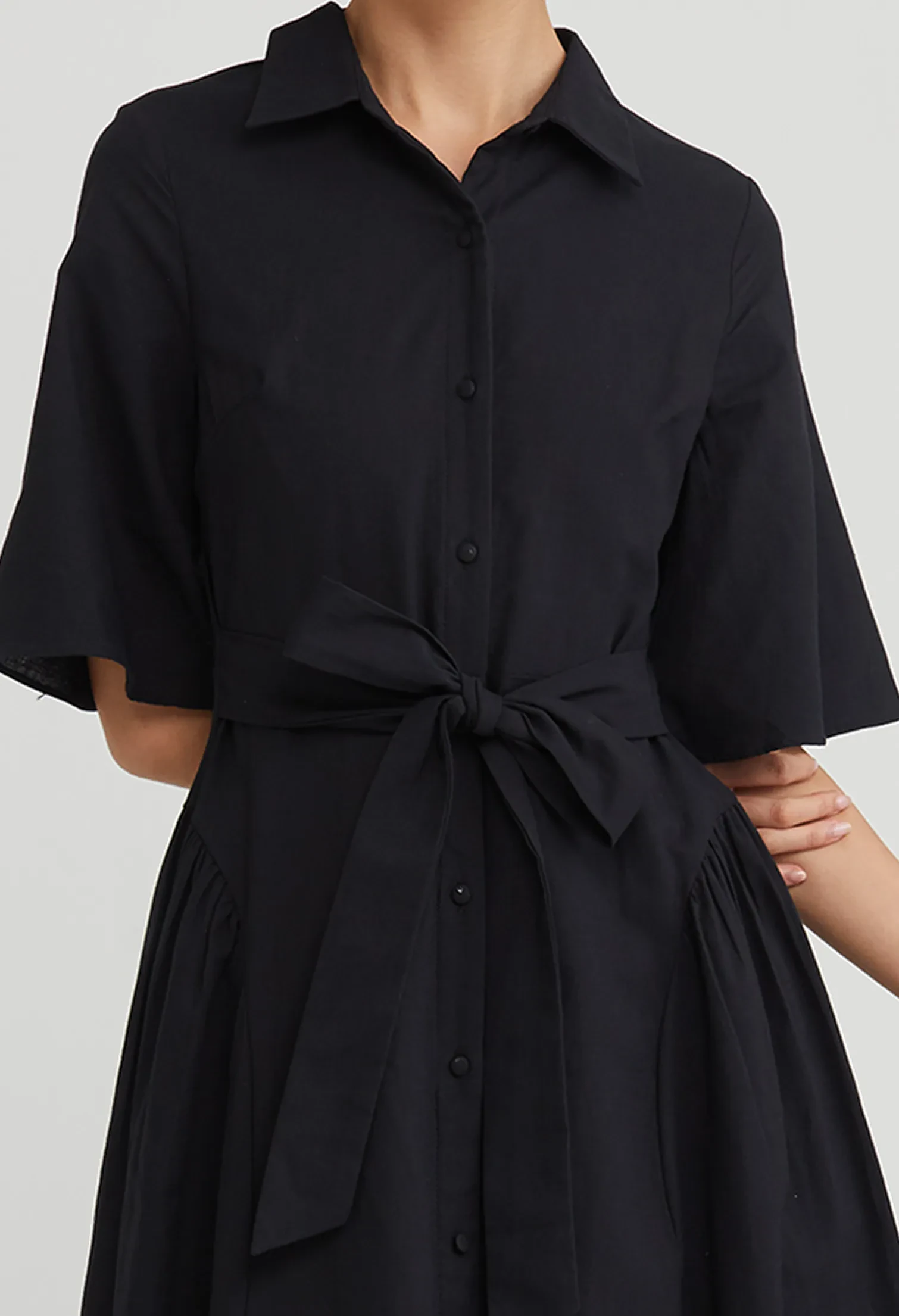 TIE WAIST COLLARED MIDI DRESS [BLACK]