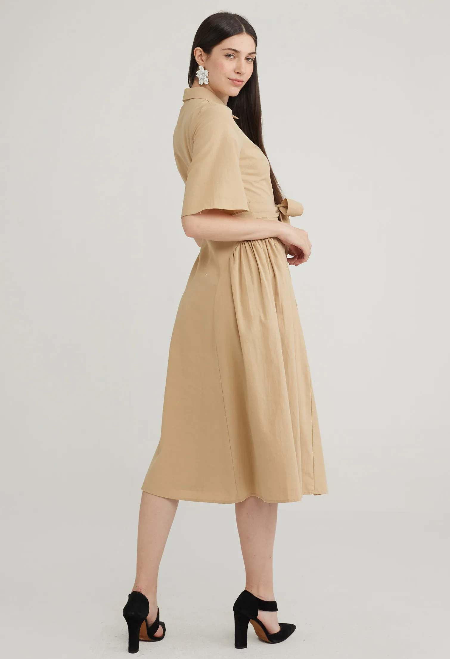 TIE WAIST COLLARED MIDI DRESS [SAND]