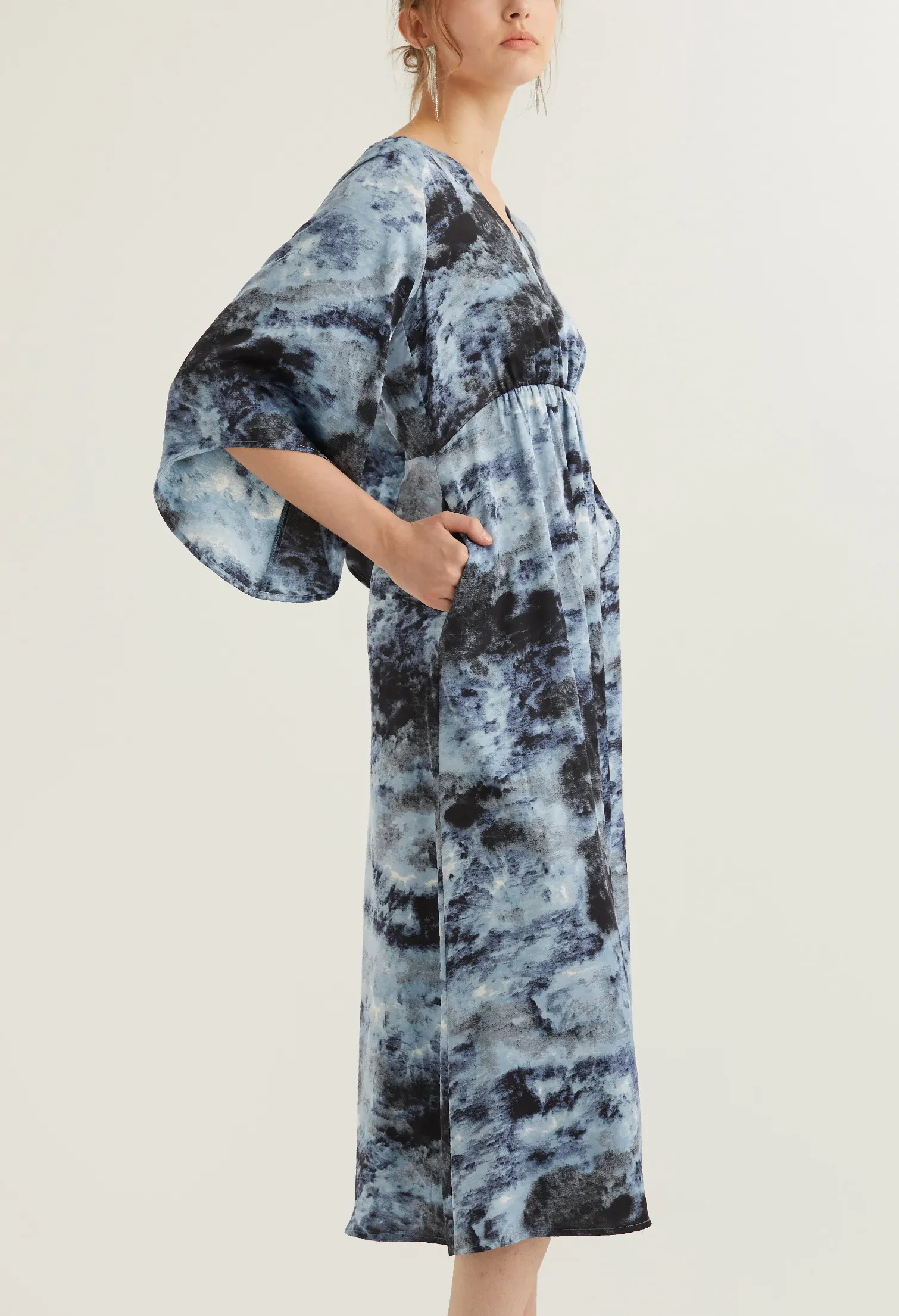 WATERCOLOUR BELL SLEEVE MIDI DRESS [NAVY BLUE]