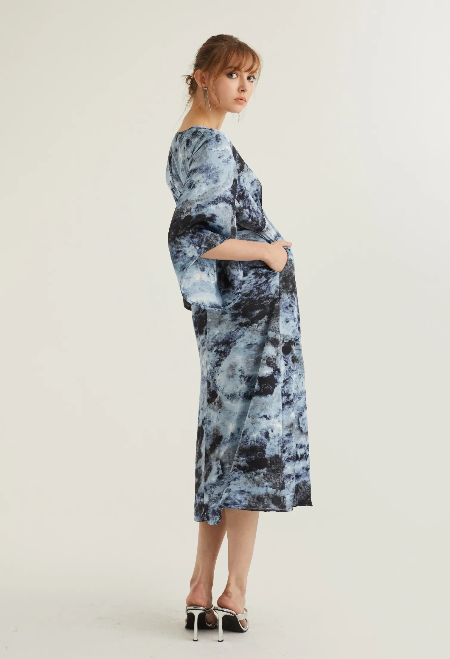 WATERCOLOUR BELL SLEEVE MIDI DRESS [NAVY BLUE]