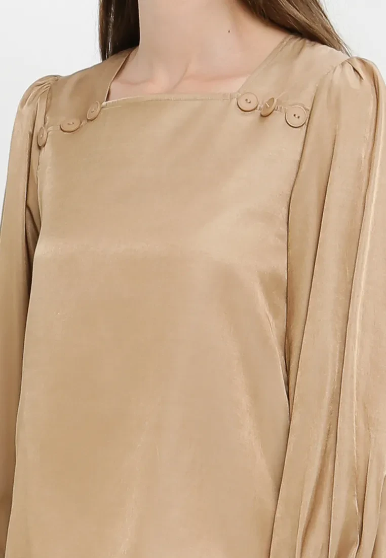 SQUARE NECK BLOUSE WITH BUTTONS DETAIL IN KHAKI