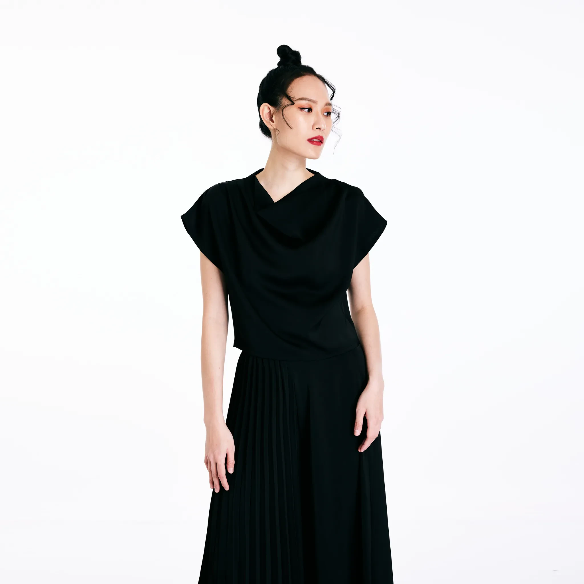 DRAPE TOP - BLACK