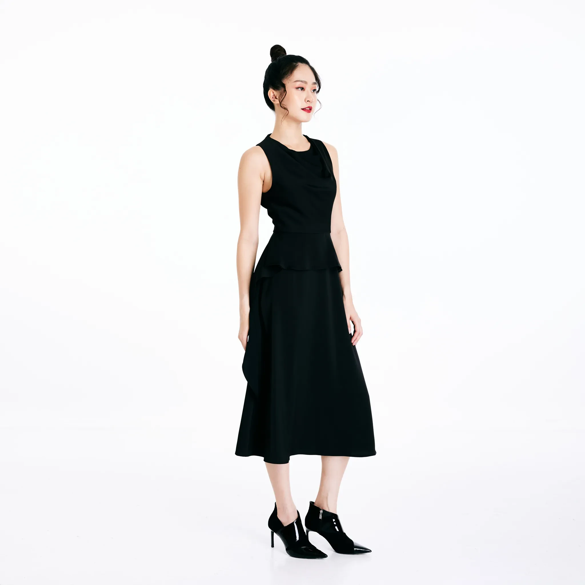 DRAPE DRESS - BLACK