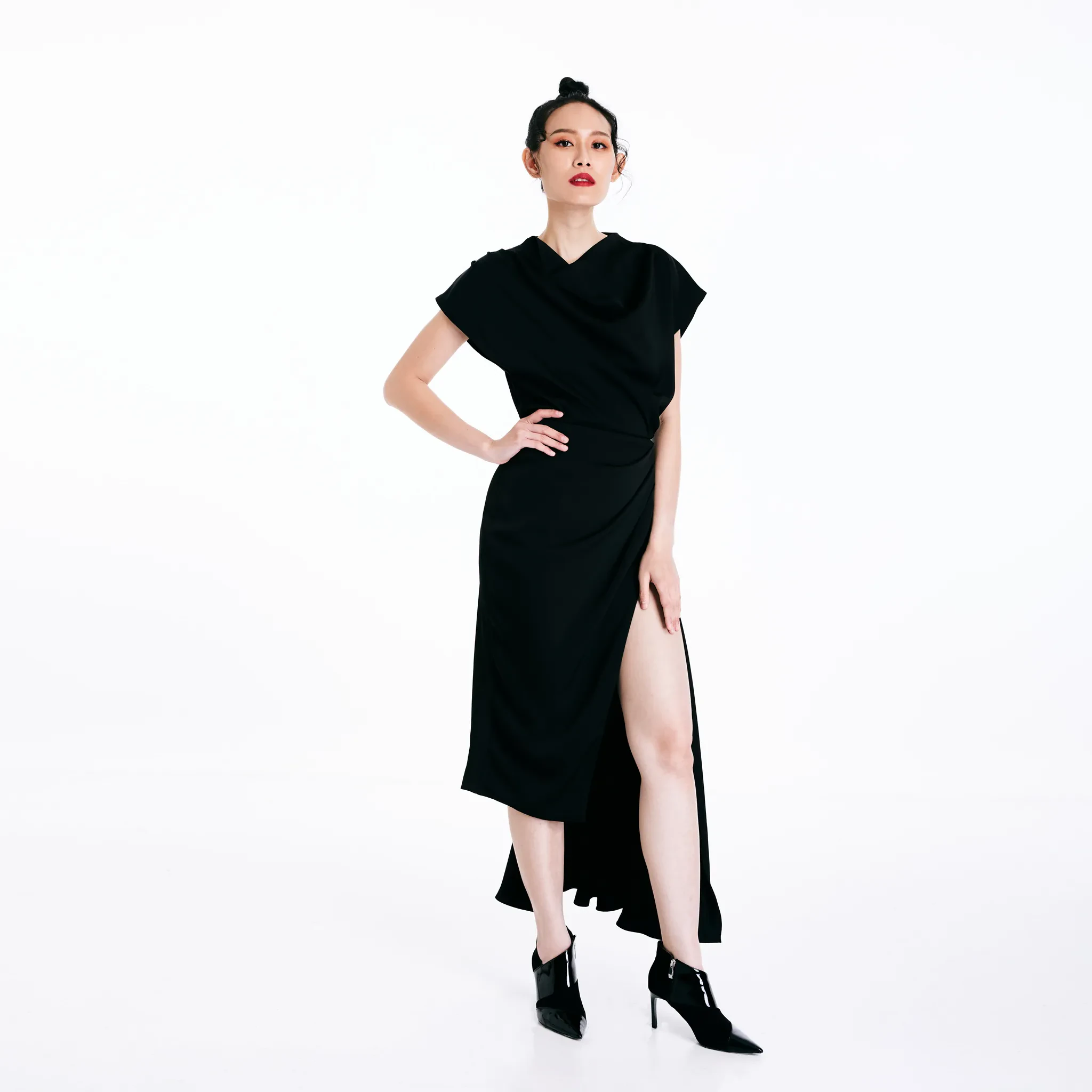 SLIT SKIRT - BLACK
