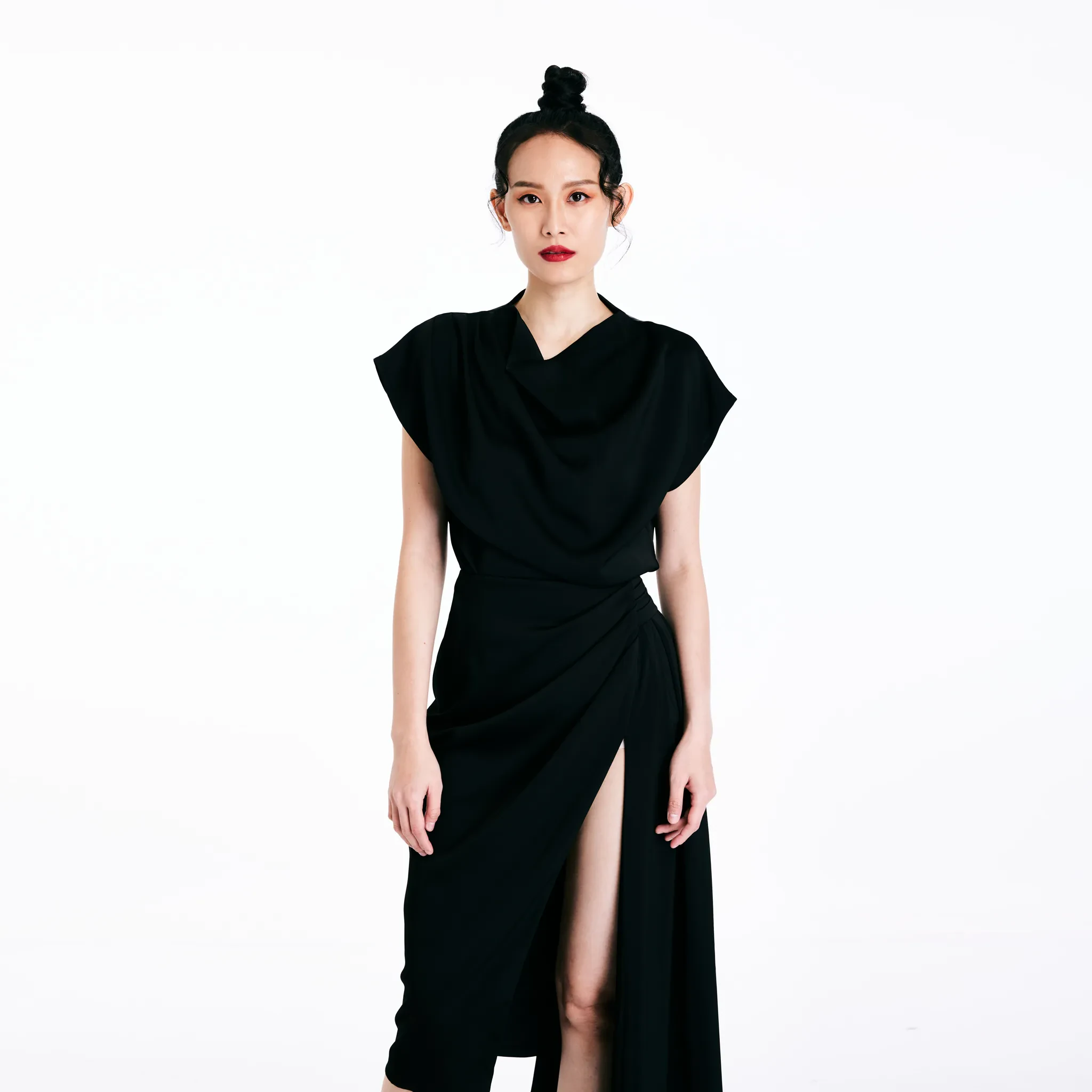 SLIT SKIRT - BLACK