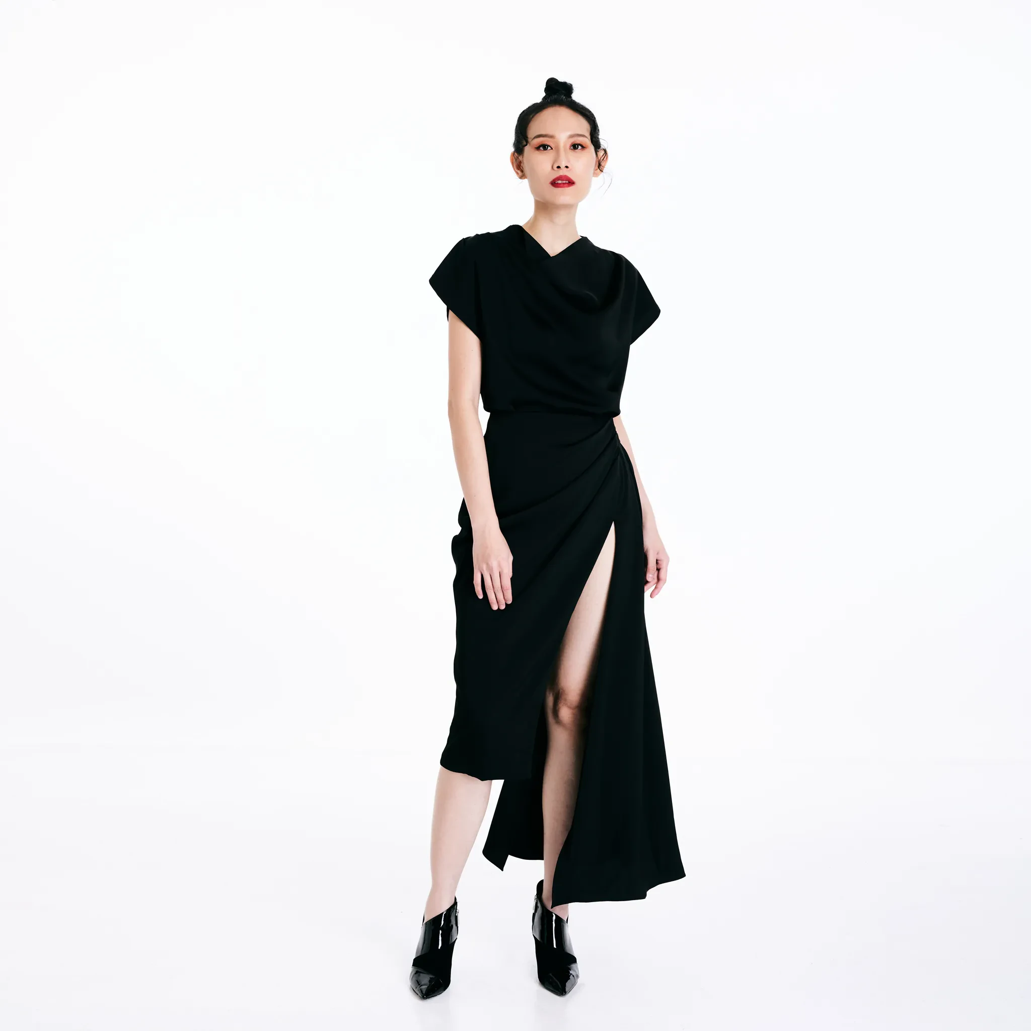 SLIT SKIRT - BLACK