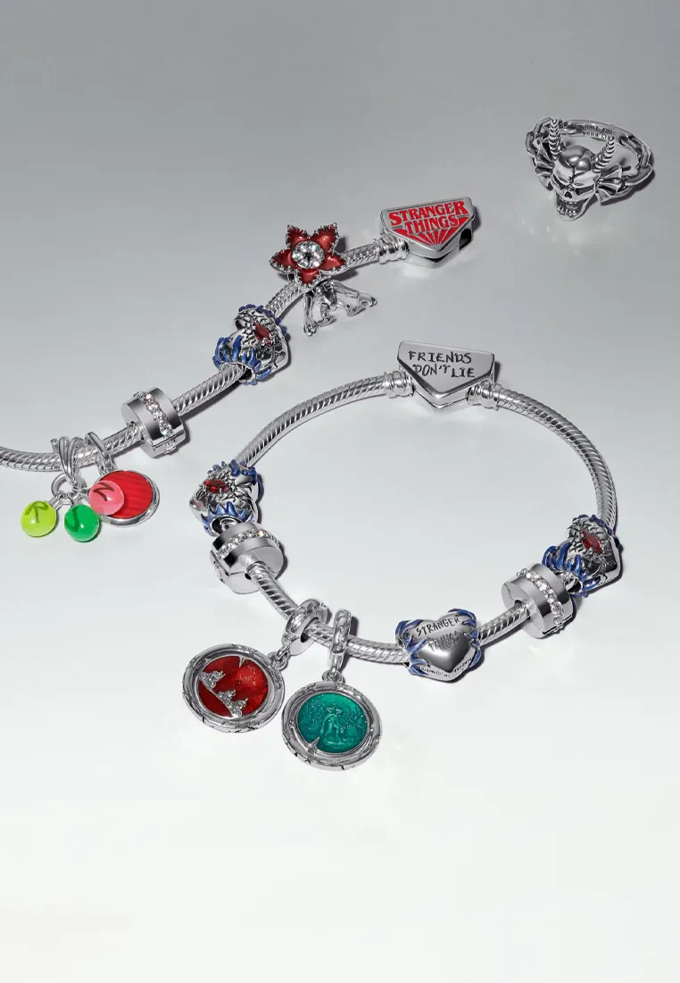 PANDORA STRANGER THINGS CLASP SNAKE CHAIN BRACELET
