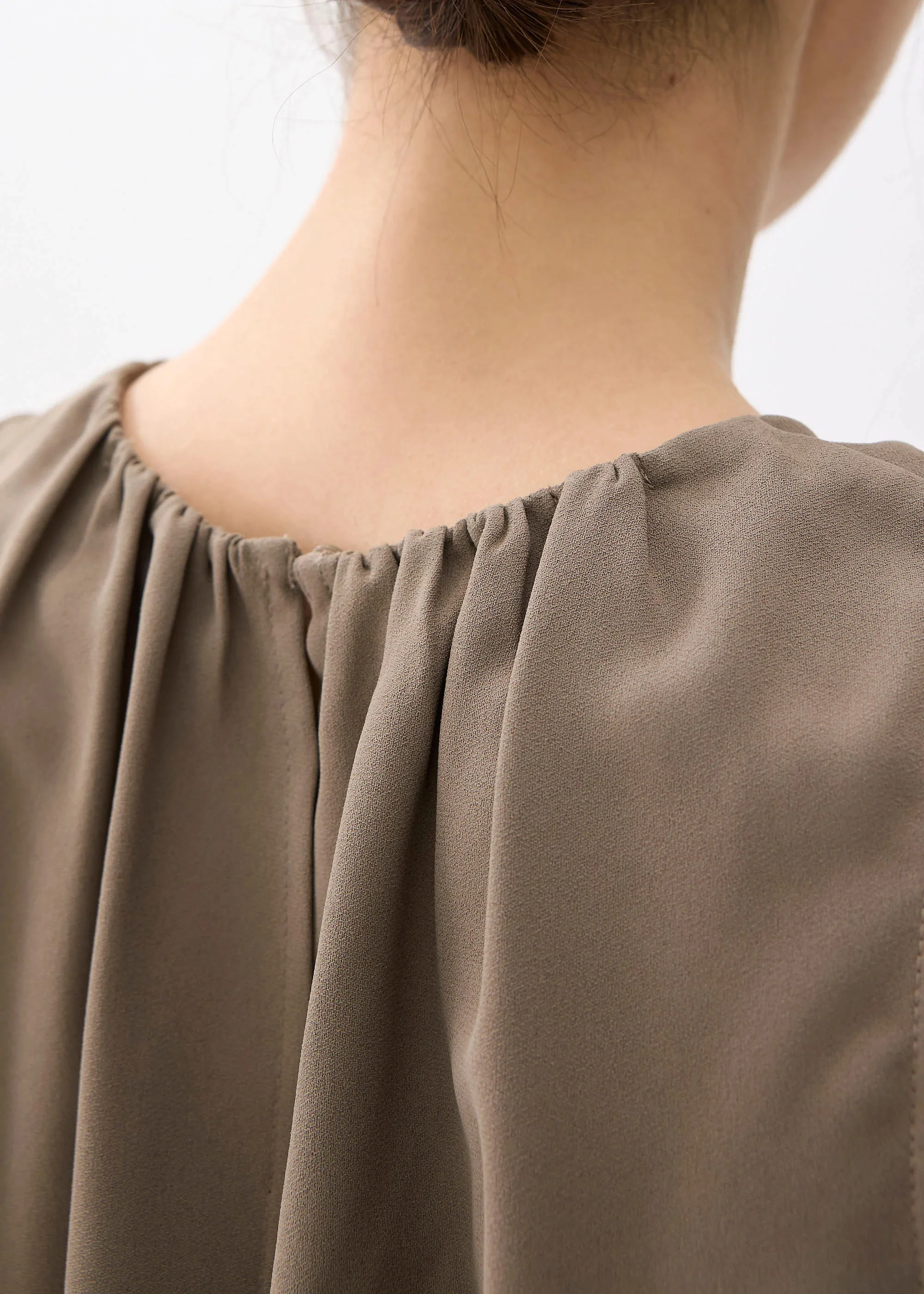 RUCHED ROUND NECK SHELL TOP - CLAY