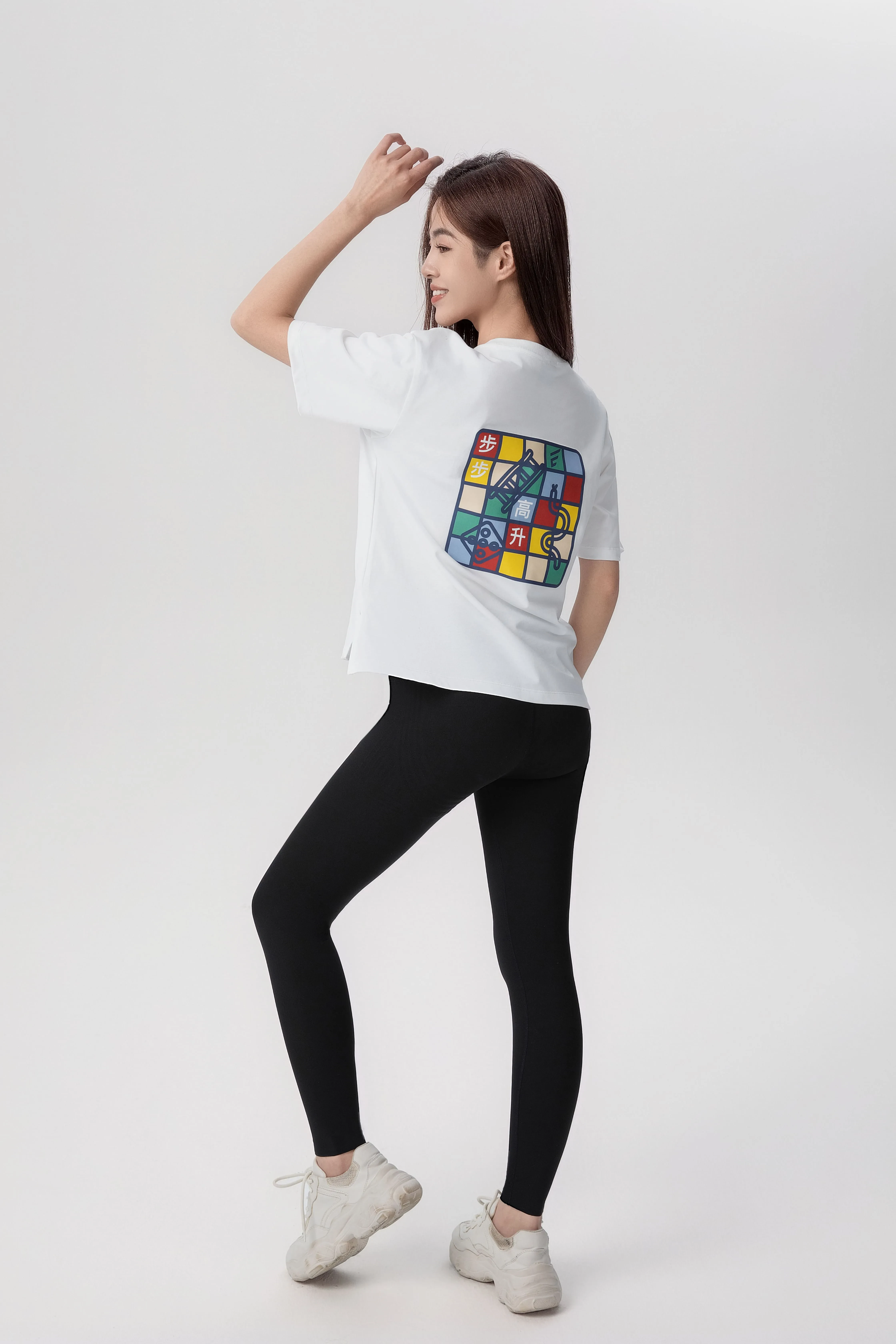 CNY'25 EDITION SNAKE AND LADDER PRINT WOMEN'S BOXY CROPPED TEE