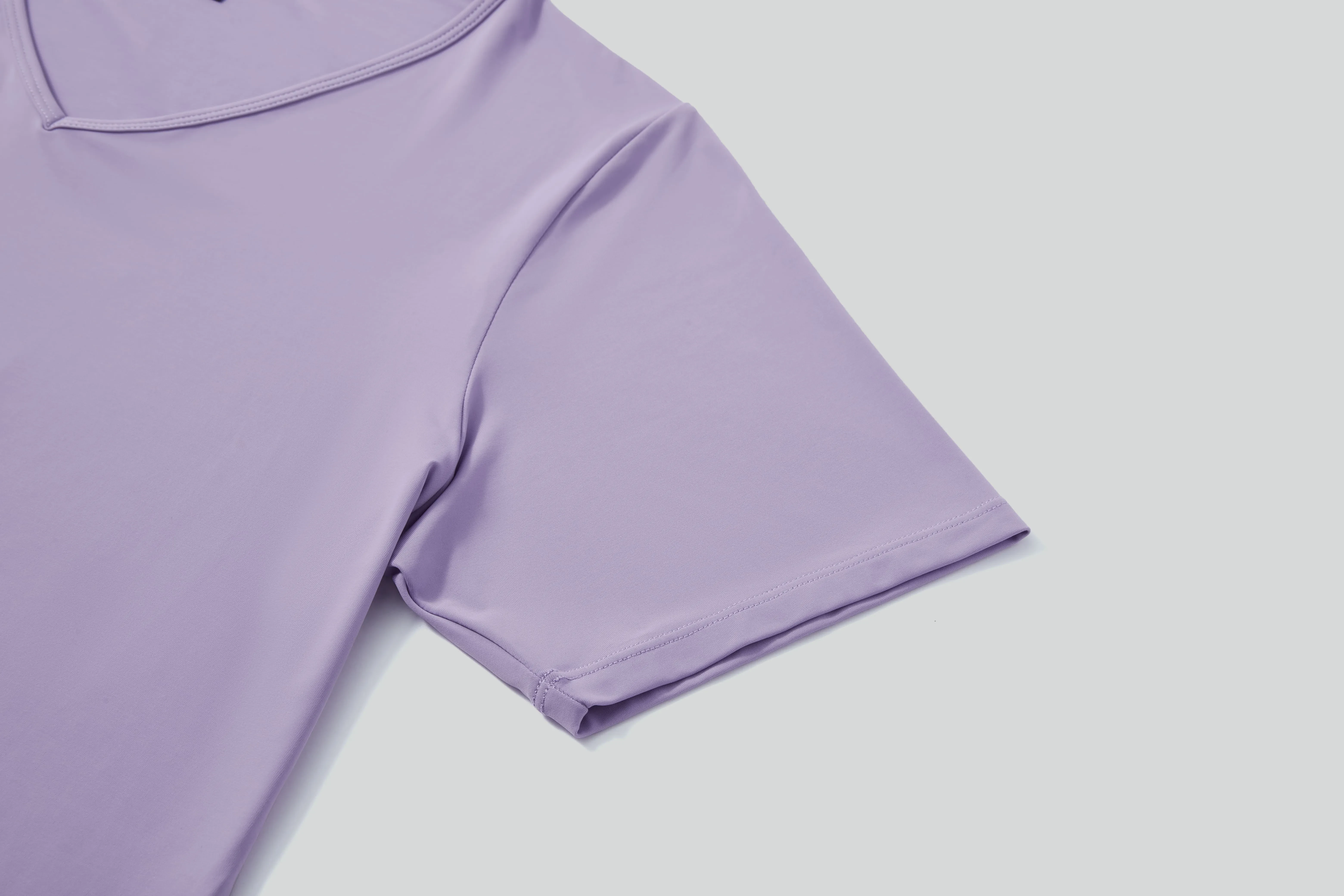 ARTLETES BASIC COOLTOUCH V-NECK RELAXED-FIT TEE