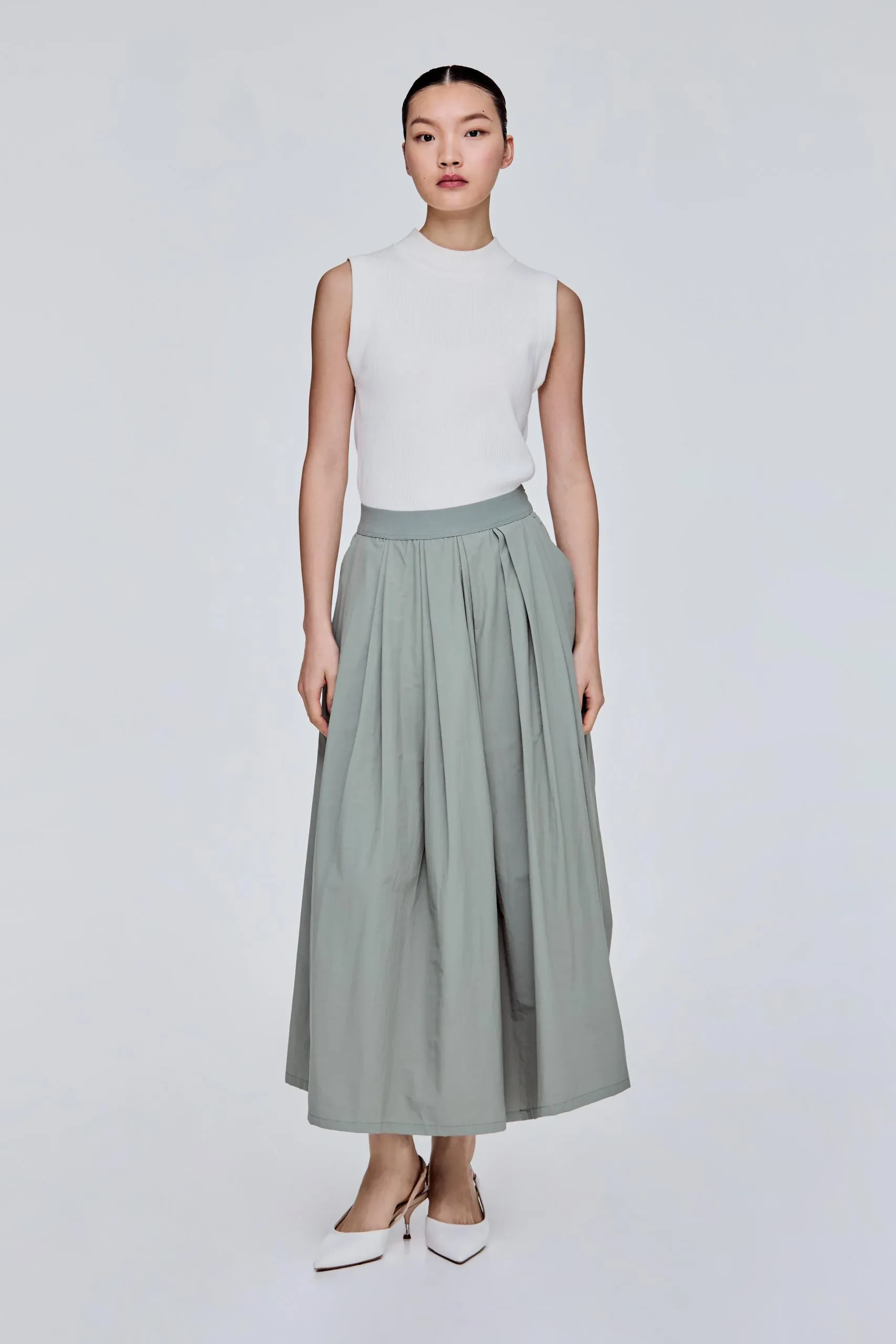 TAFFETA-LIKE PLEATED SKIRT