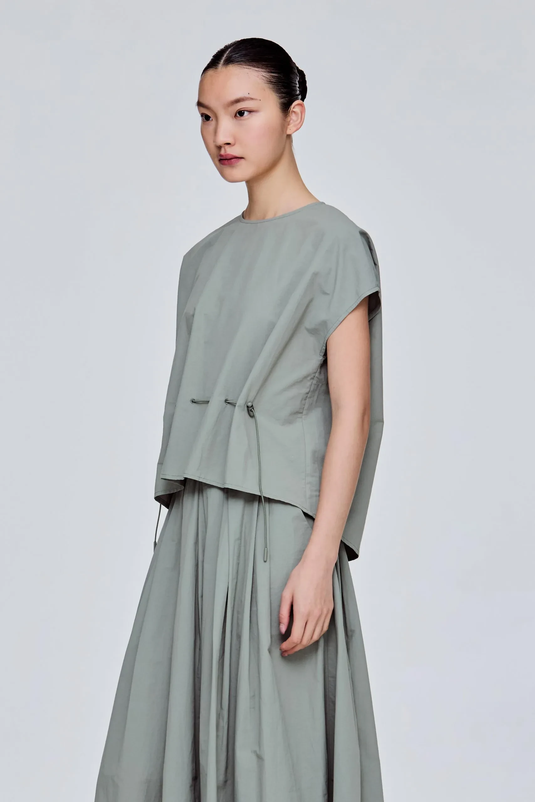 DRAWSTRING DETAILED MAGYAR TOP