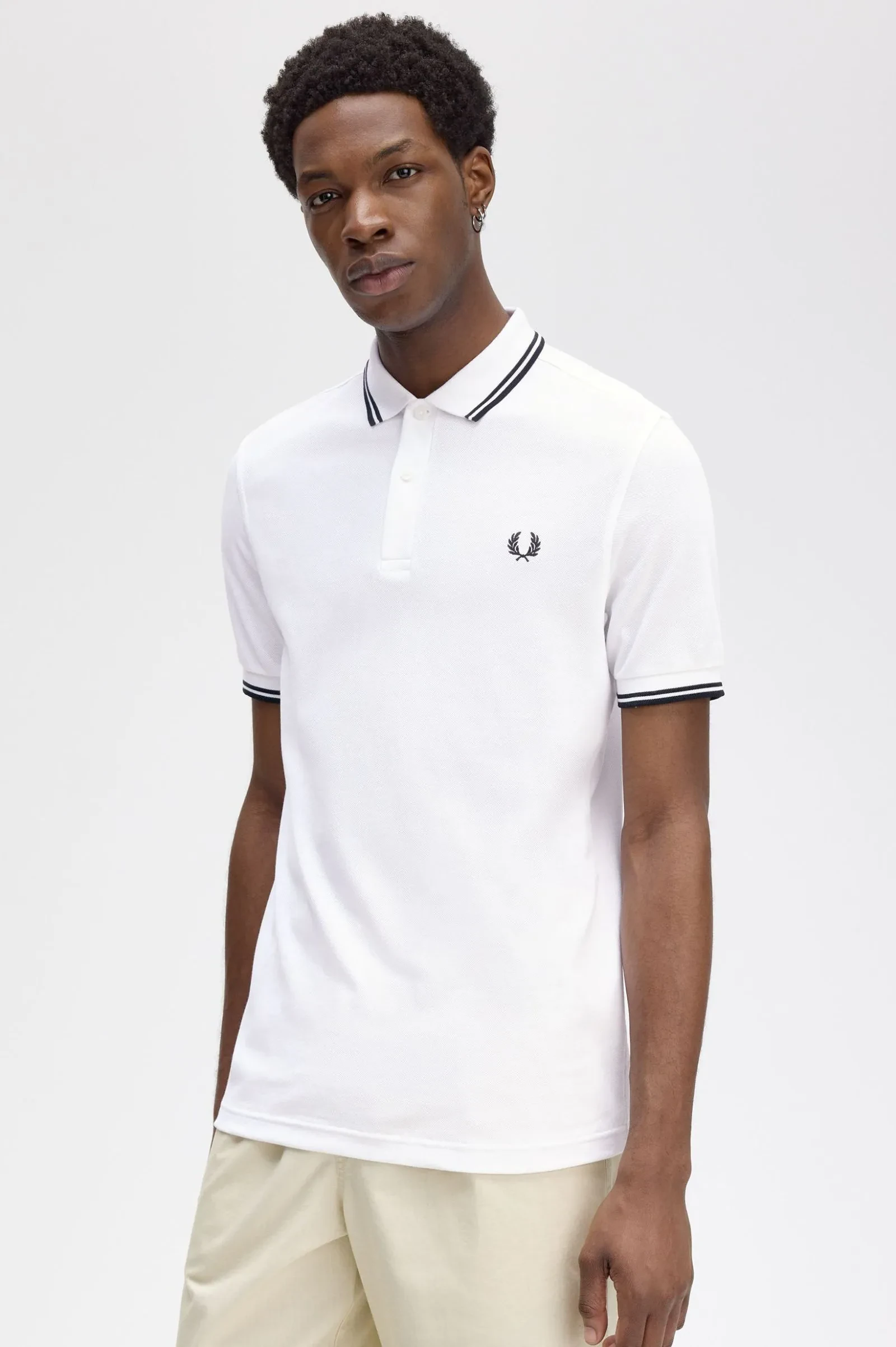 TWIN TIPPED FRED PERRY SHIRT - WHITE/BLACK/BLACK