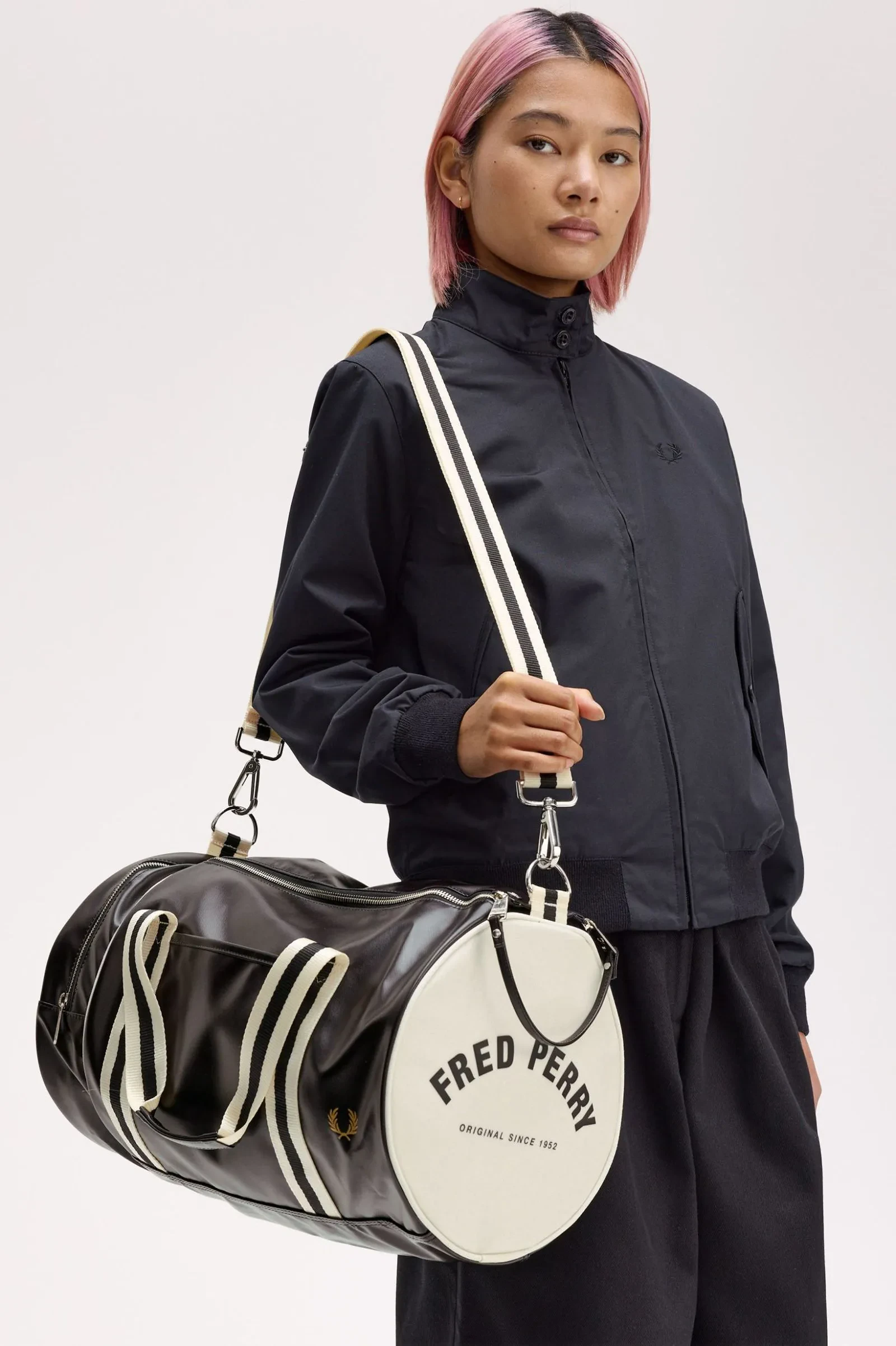 CLASSIC BARREL BAG