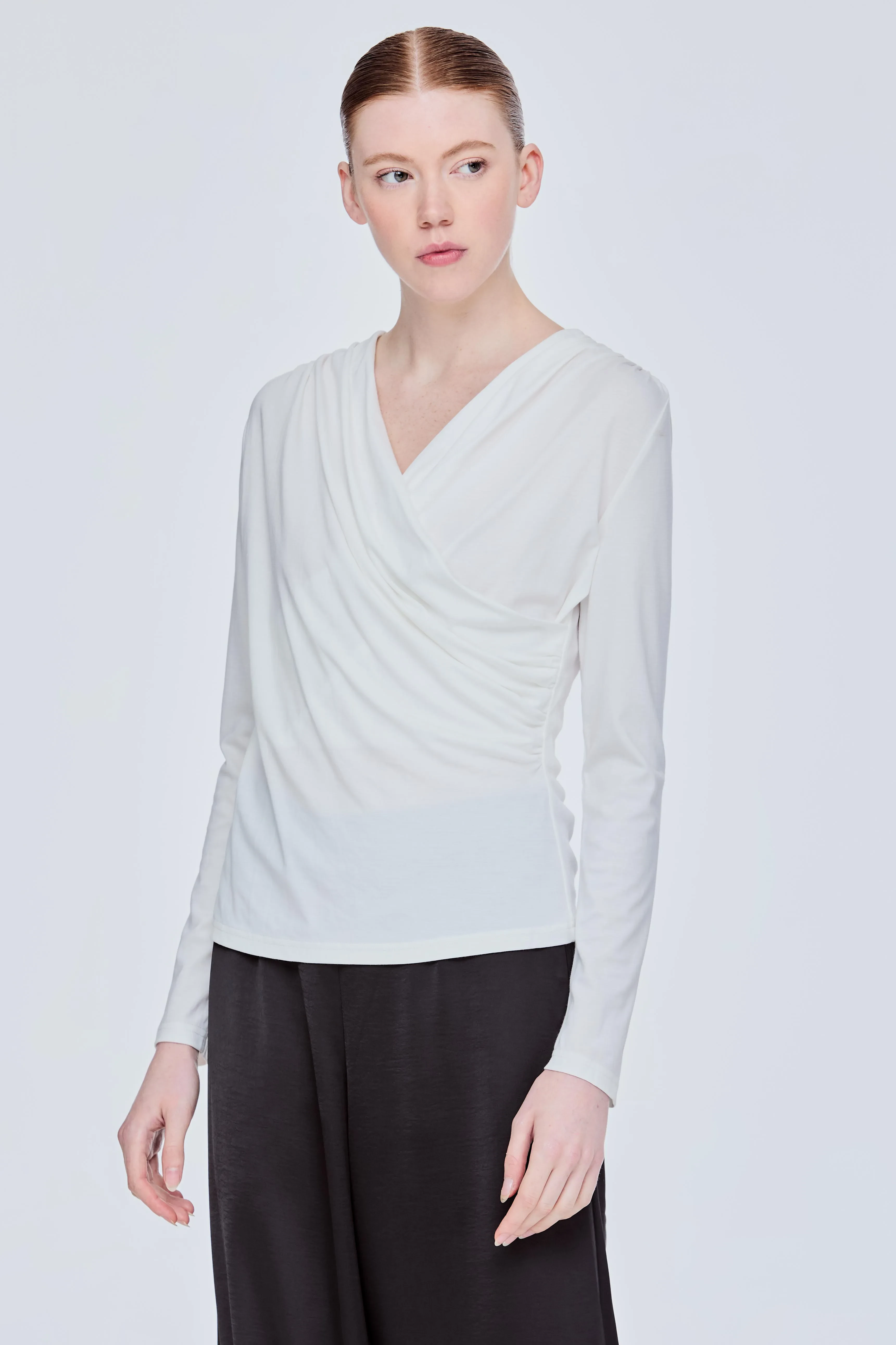 DRAPEY RUCHED LONG SLEEVE TEE - CREAM