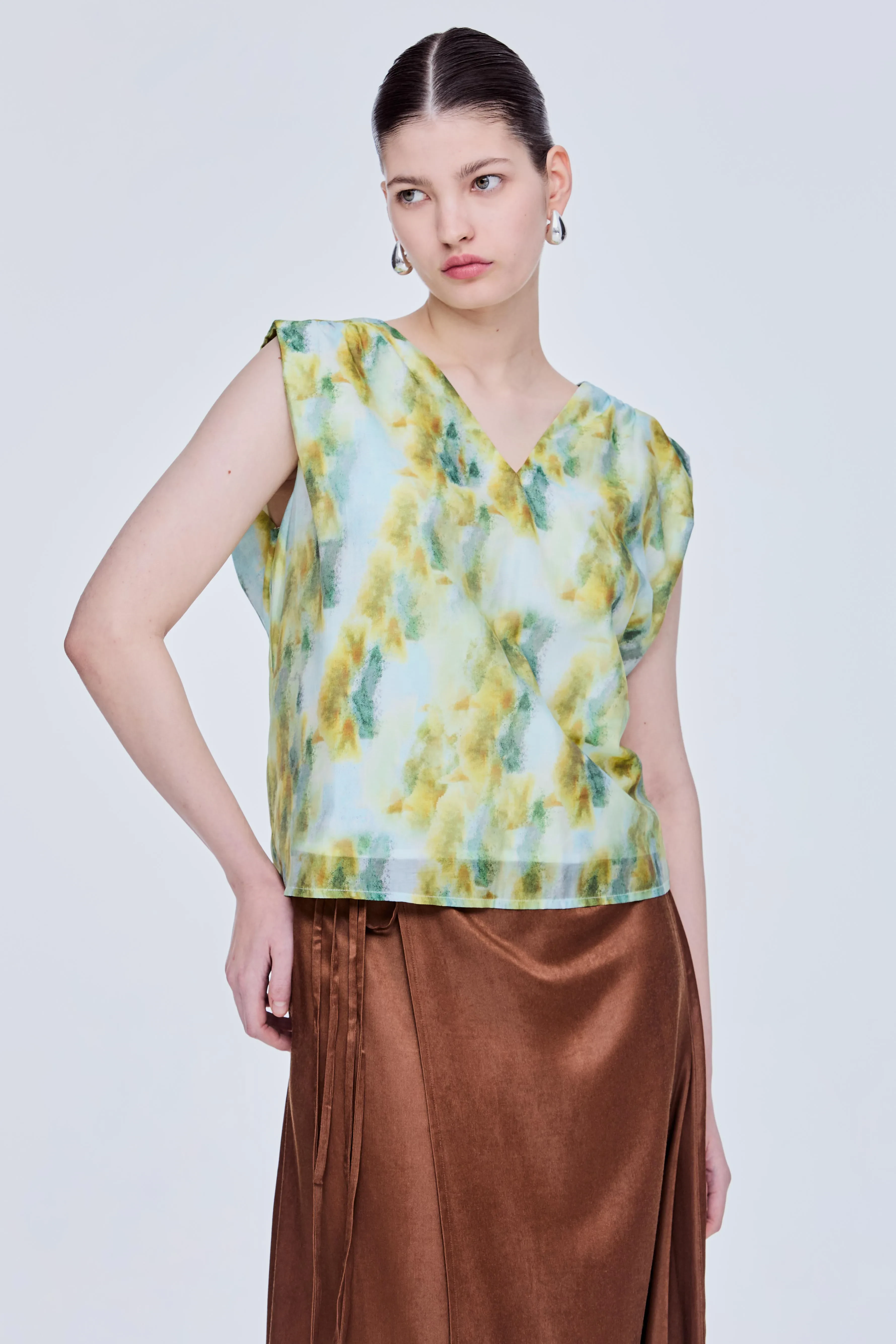 FLOWY V NECK SLEEVELESS BLOUSE - OLIVE PRINTS