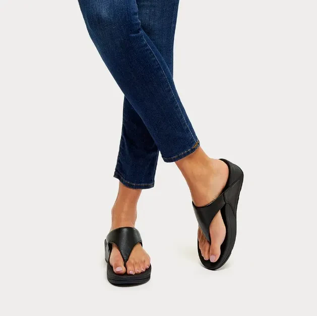LULU LEATHER TOE-POST SANDALS - BLACK