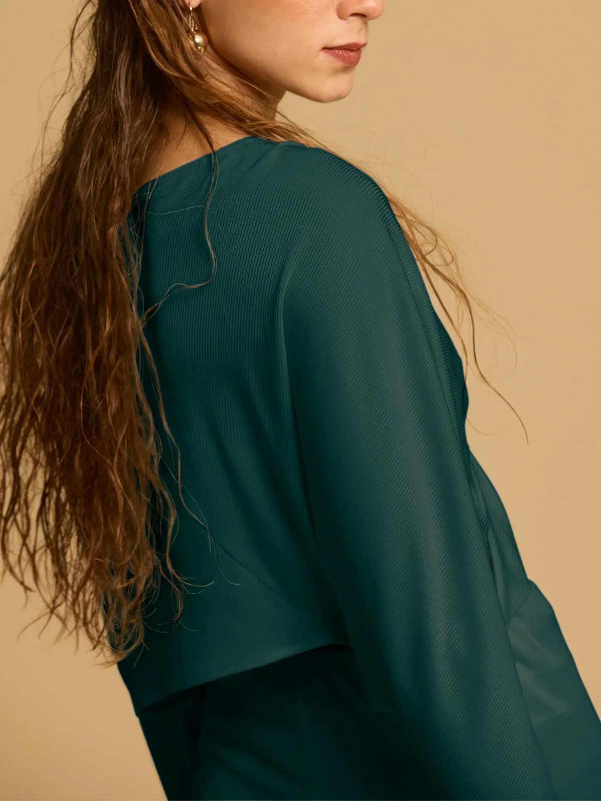 KNOTTED CROPPED TOP IN SOFT RIBBED KNIT