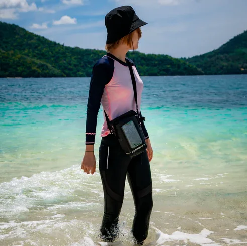 HYPERGEAR PHONE POUCH (IPX 6 WATERPROOF)