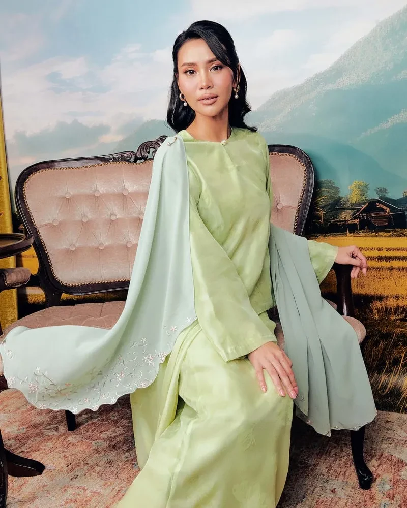 PUTERI KURUNG SET - WHITE JADE