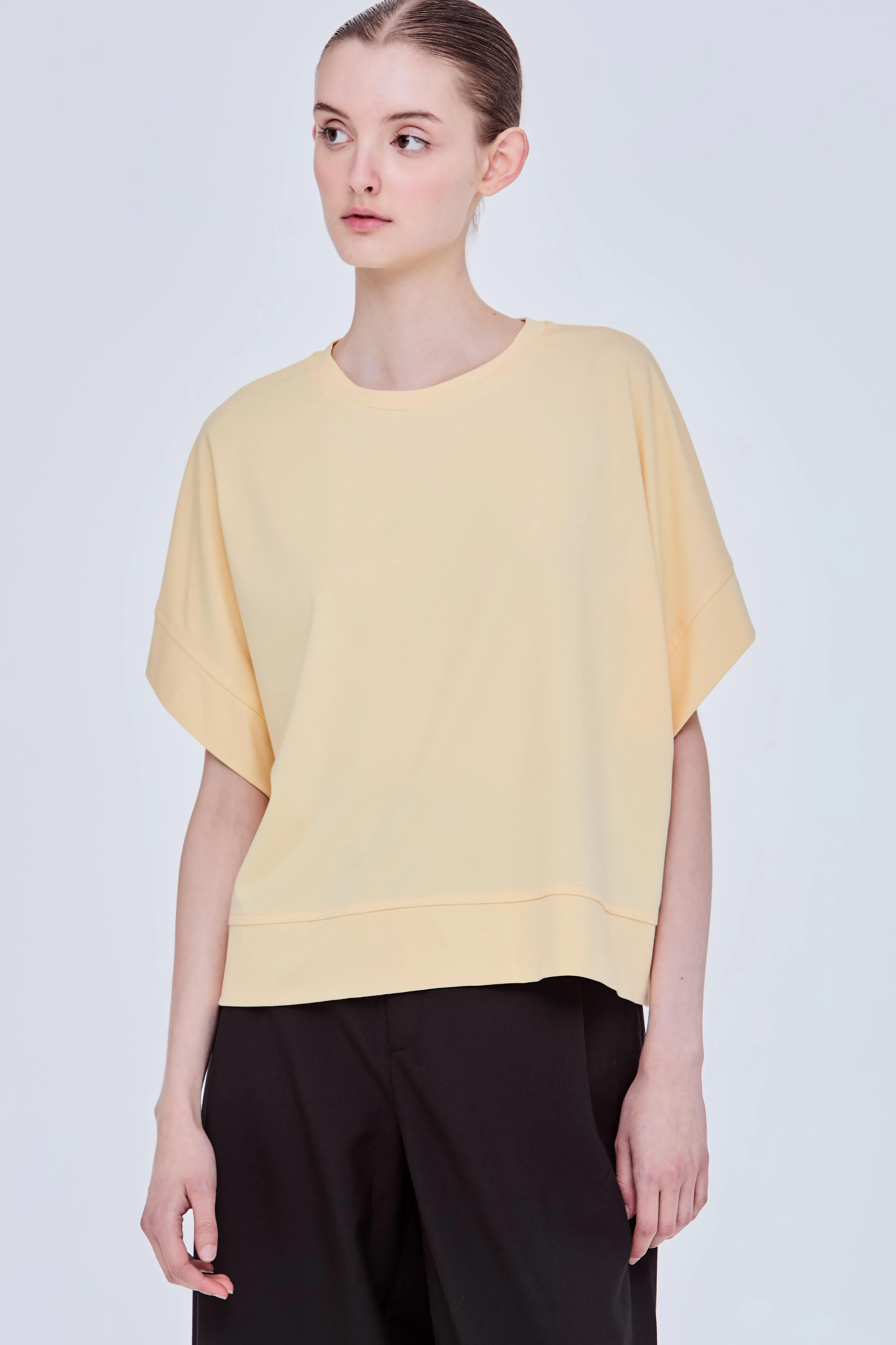 EASY WEAR BOXY MAGYAR TEE - PALE YELLOW