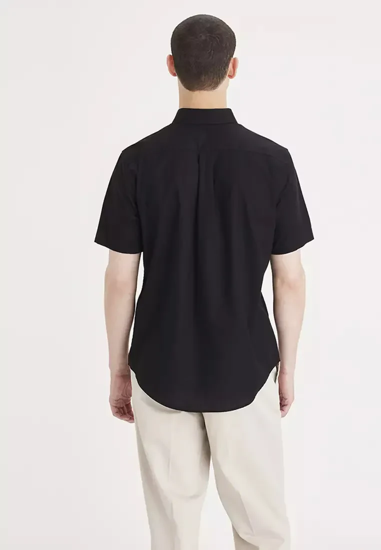 MEN'S SIGNATURE SHIRT SHORT SLEEVE CLASSIC FIT WITH STAIN DEFENDER - BLACK
