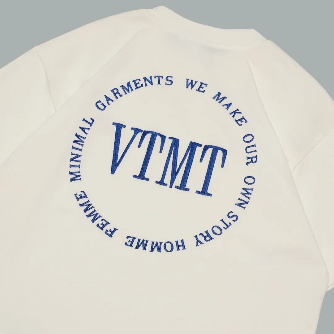 CIRCLE EMBROIDERY TEE