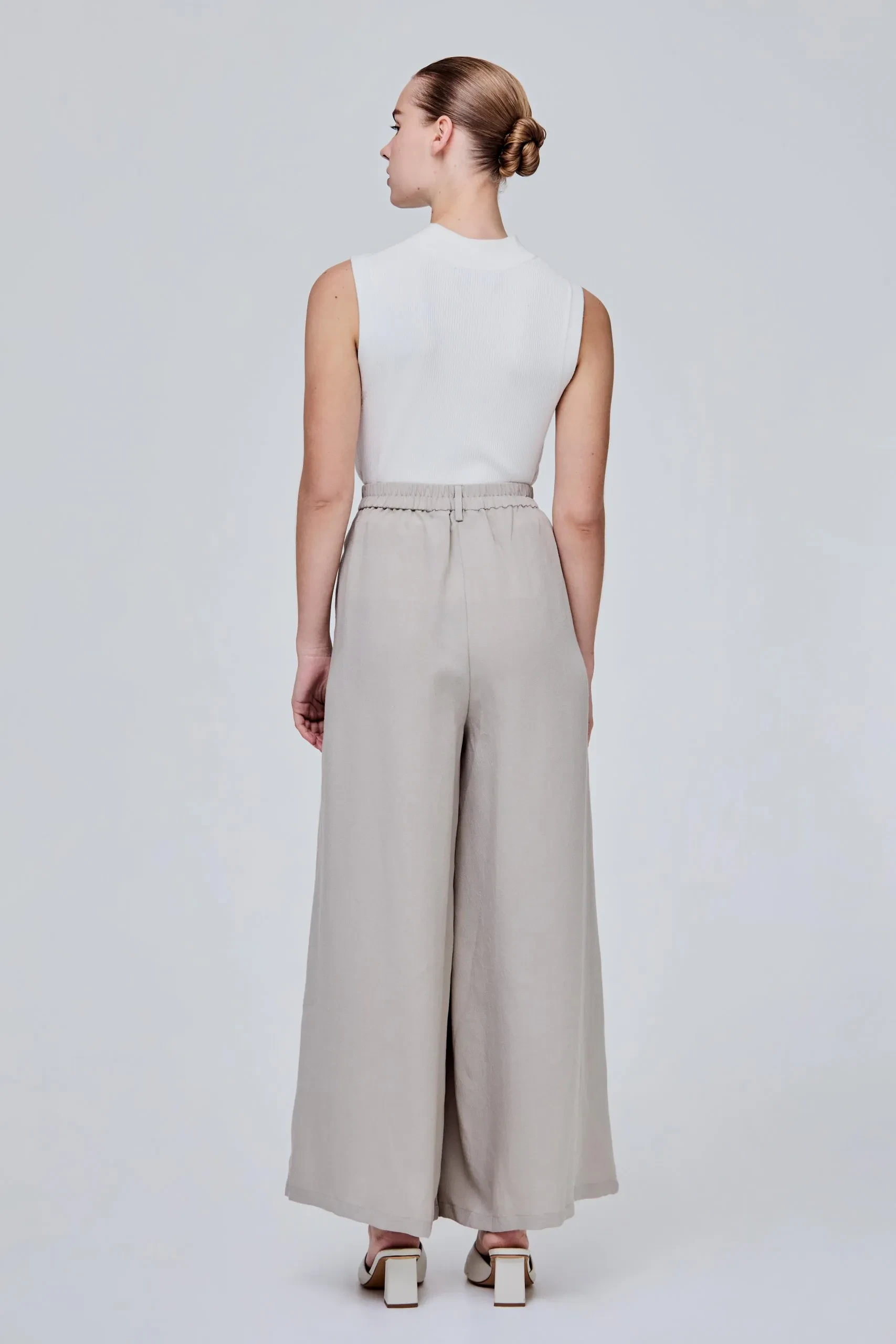 CREPE TEXTURED WIDE LEG PANTS