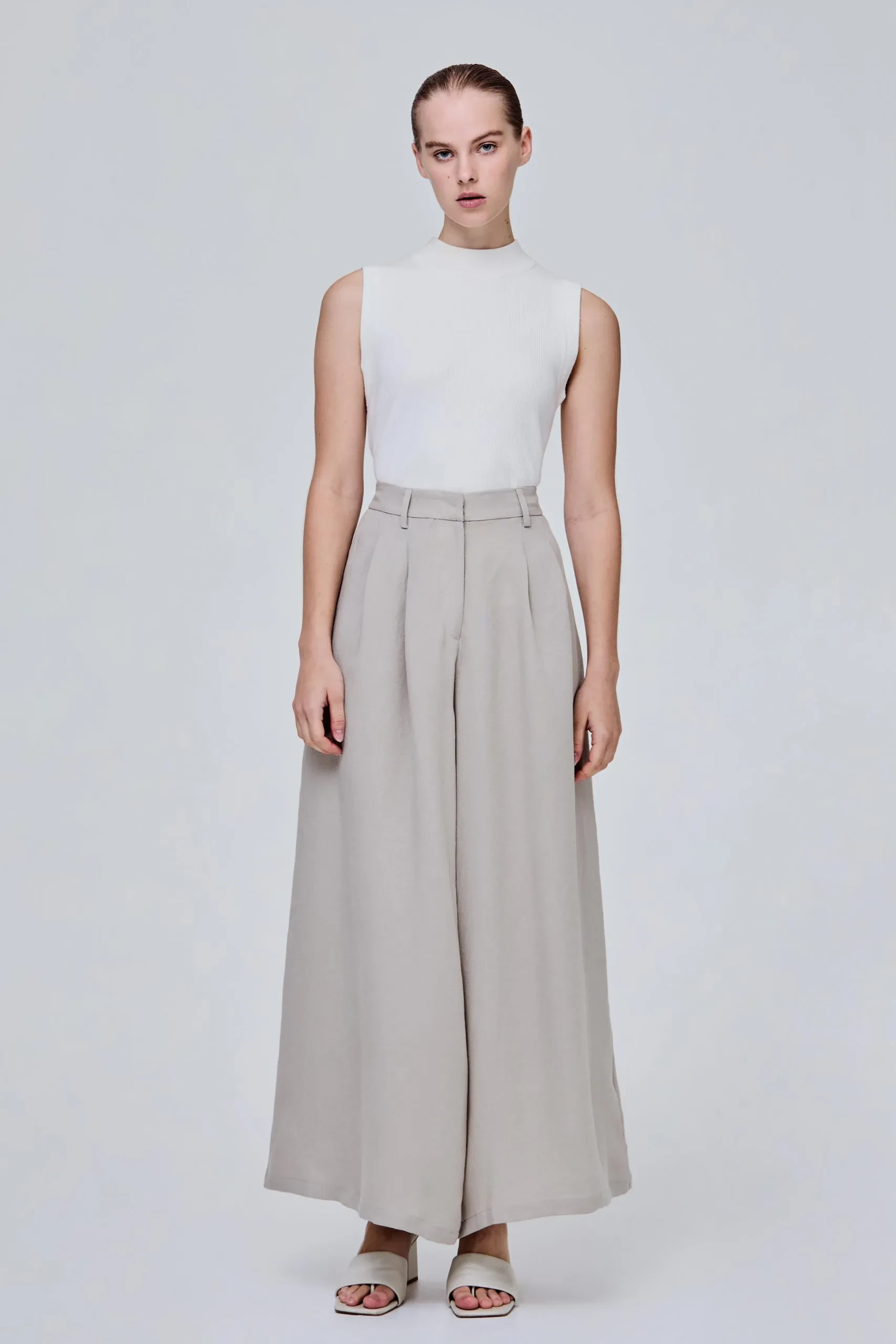 CREPE TEXTURED WIDE LEG PANTS