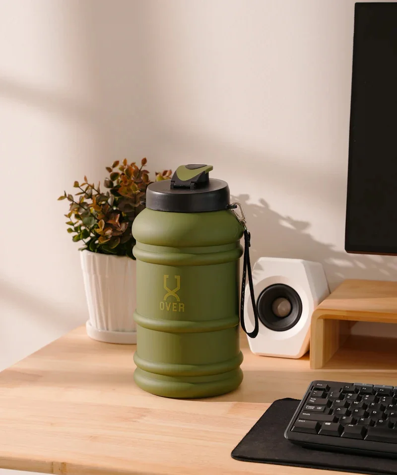 Color: Obsedian Green