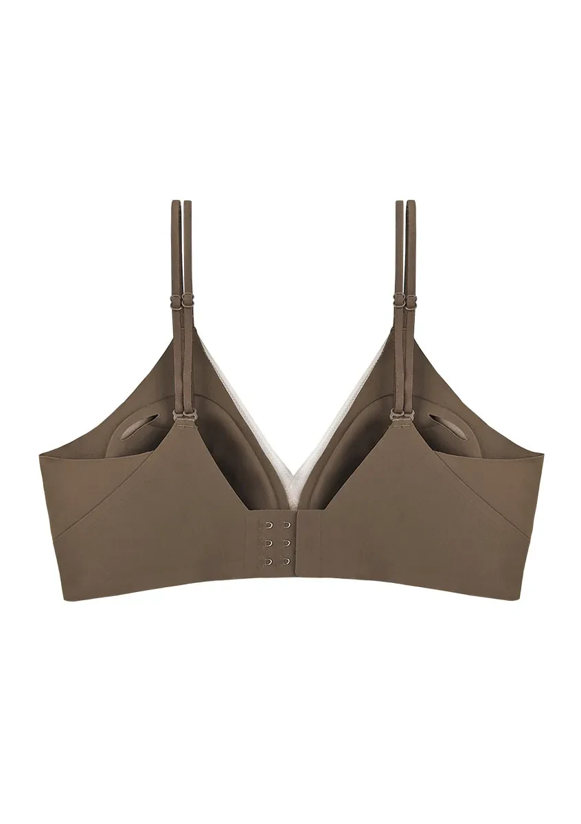 TRUENAKED LIVE IN BRA  - SAHARA BROWN
