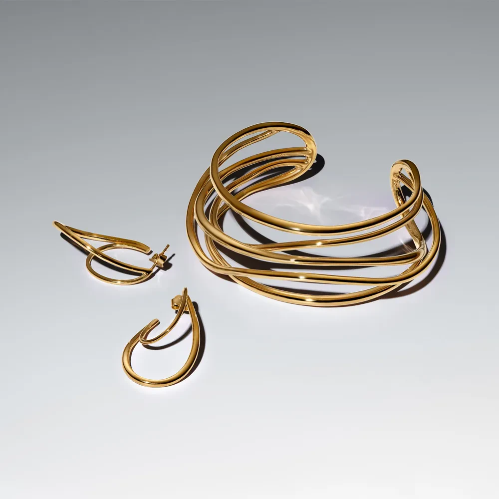 PANDORA ESSENCE 14K GOLD PLATED ORGANICALLY SHAPED WIRED OPEN BANGLE