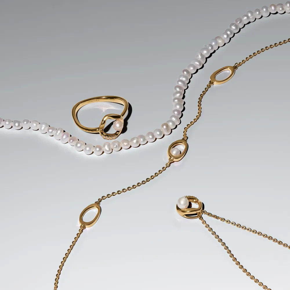 PANDORA ESSENCE 14K GOLD PLATED ORGANICALLY SHAPED PAVÉ CIRCLE & TREATED FRESHWATER CULTURED PEARL RING