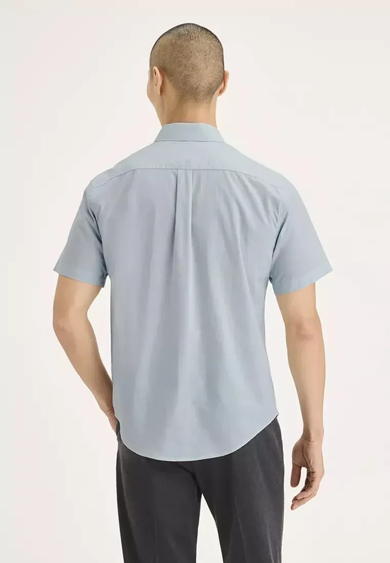 MEN'S SIGNATURE SHIRT SHORT SLEEVE CLASSIC FIT WITH STAIN DEFENDER®