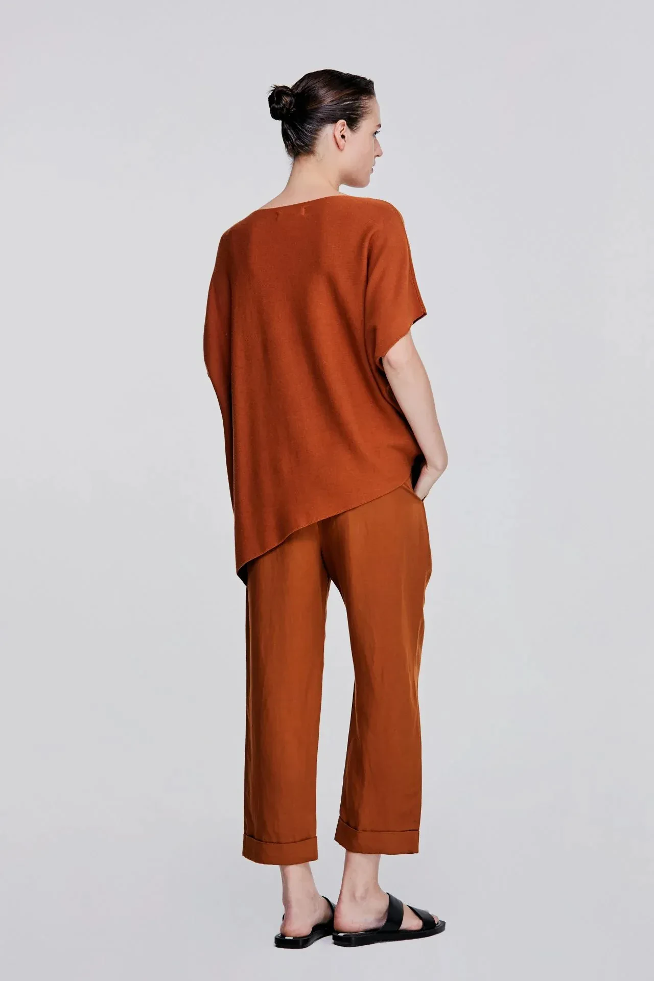 ASYMMETRICAL HEM MAGYAR SLEEVE KNIT