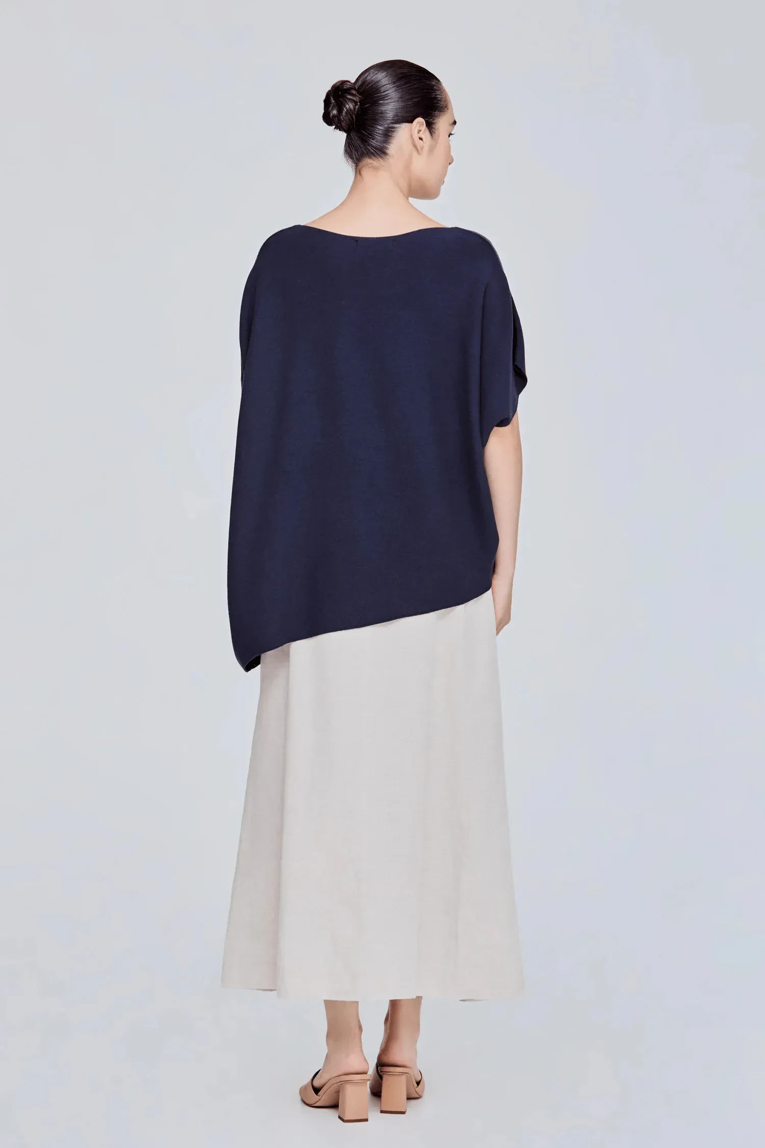 ASYMMETRICAL HEM MAGYAR SLEEVE KNIT