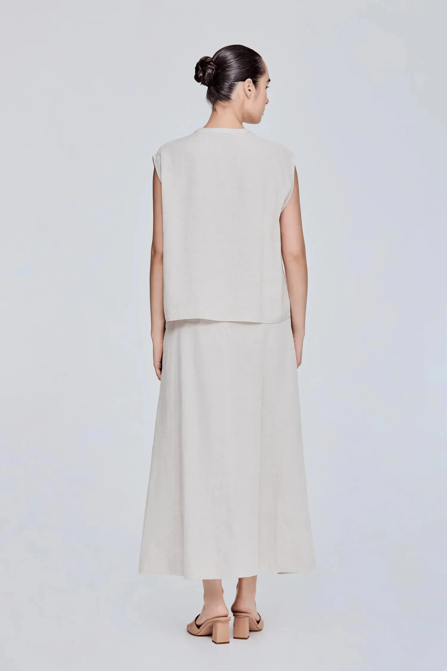 EMBROIDERY PANELED TOP